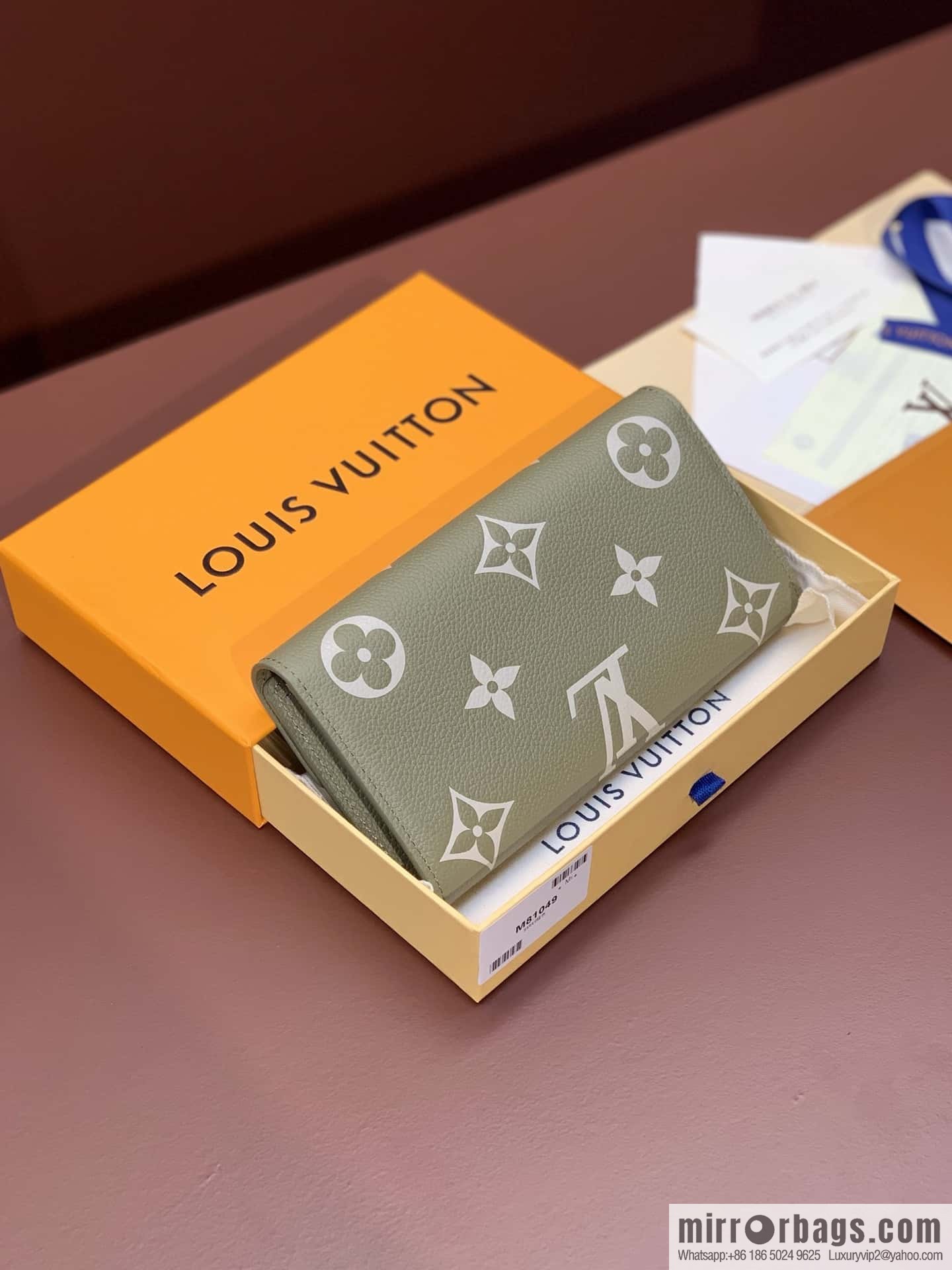 LV M81049 Sarah Wallet
