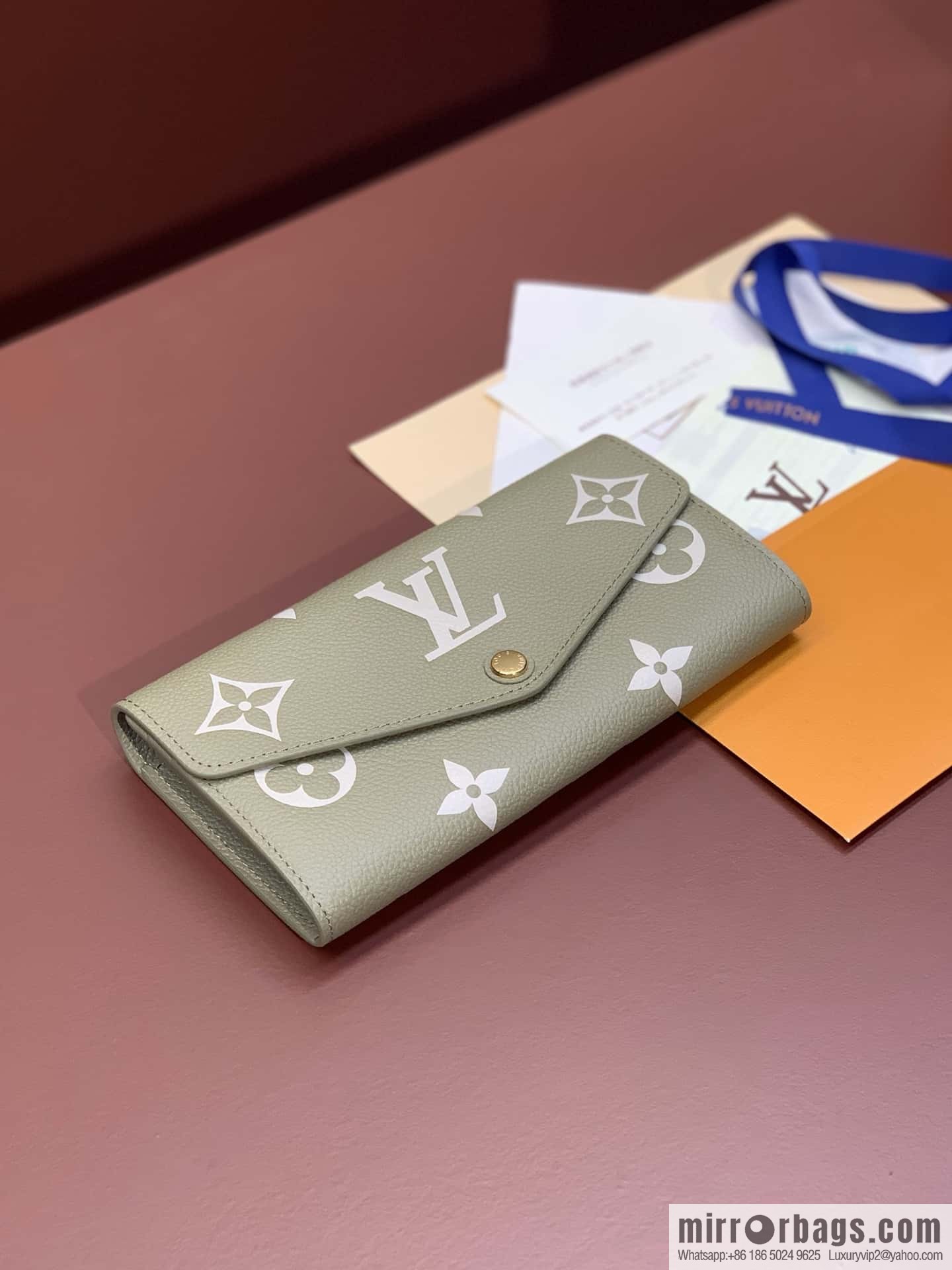 LV M81049 Sarah Wallet
