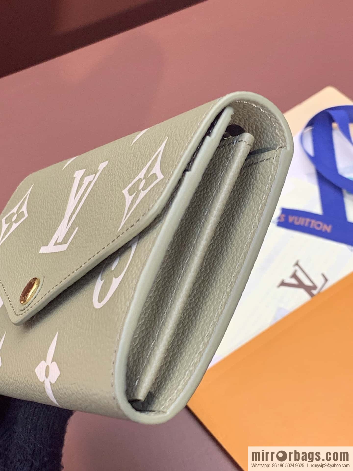 LV M81049 Sarah Wallet