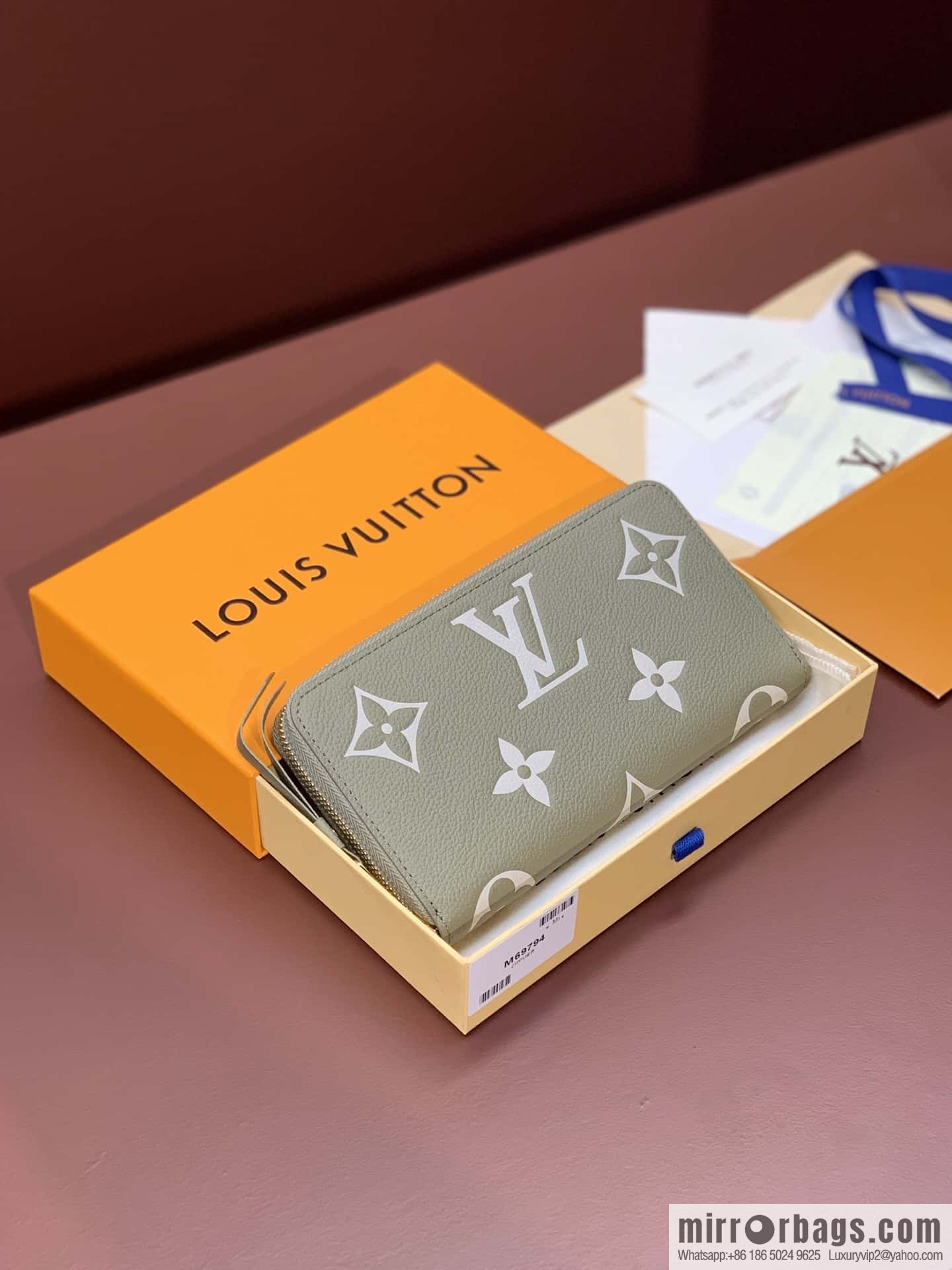 LV M69794 Zippy Wallet