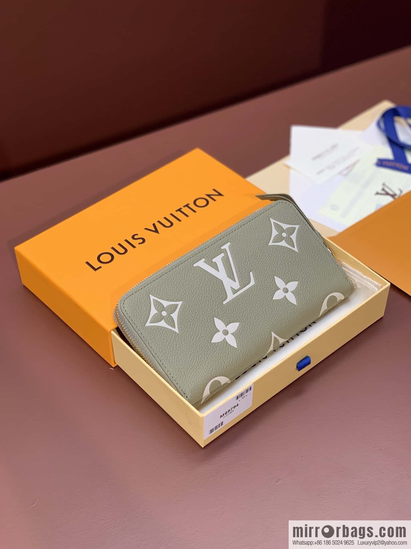 LV M69794 Zippy Wallet