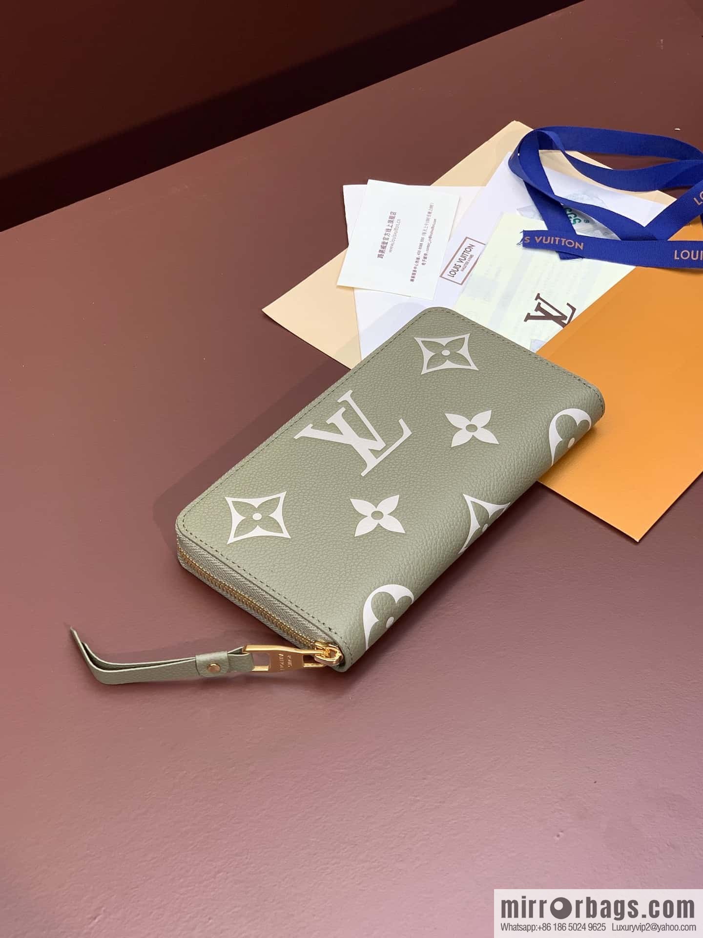 LV M69794 Zippy Wallet