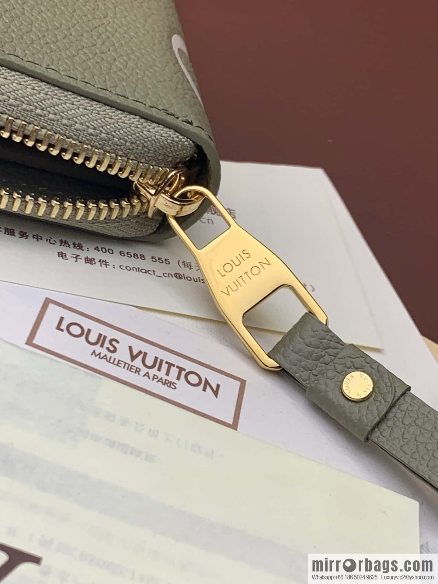 LV M69794 Zippy Wallet