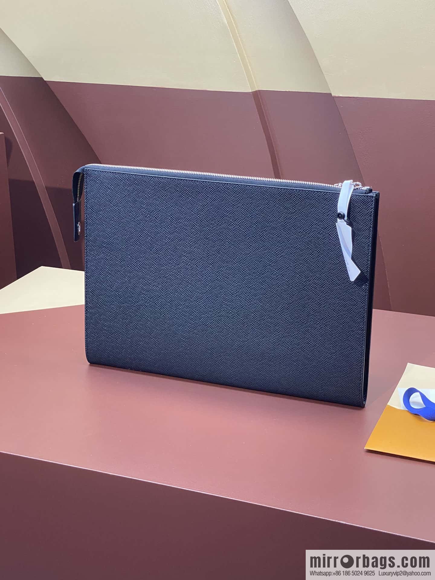 LV M30965 POCHETTE 24H clutch bag