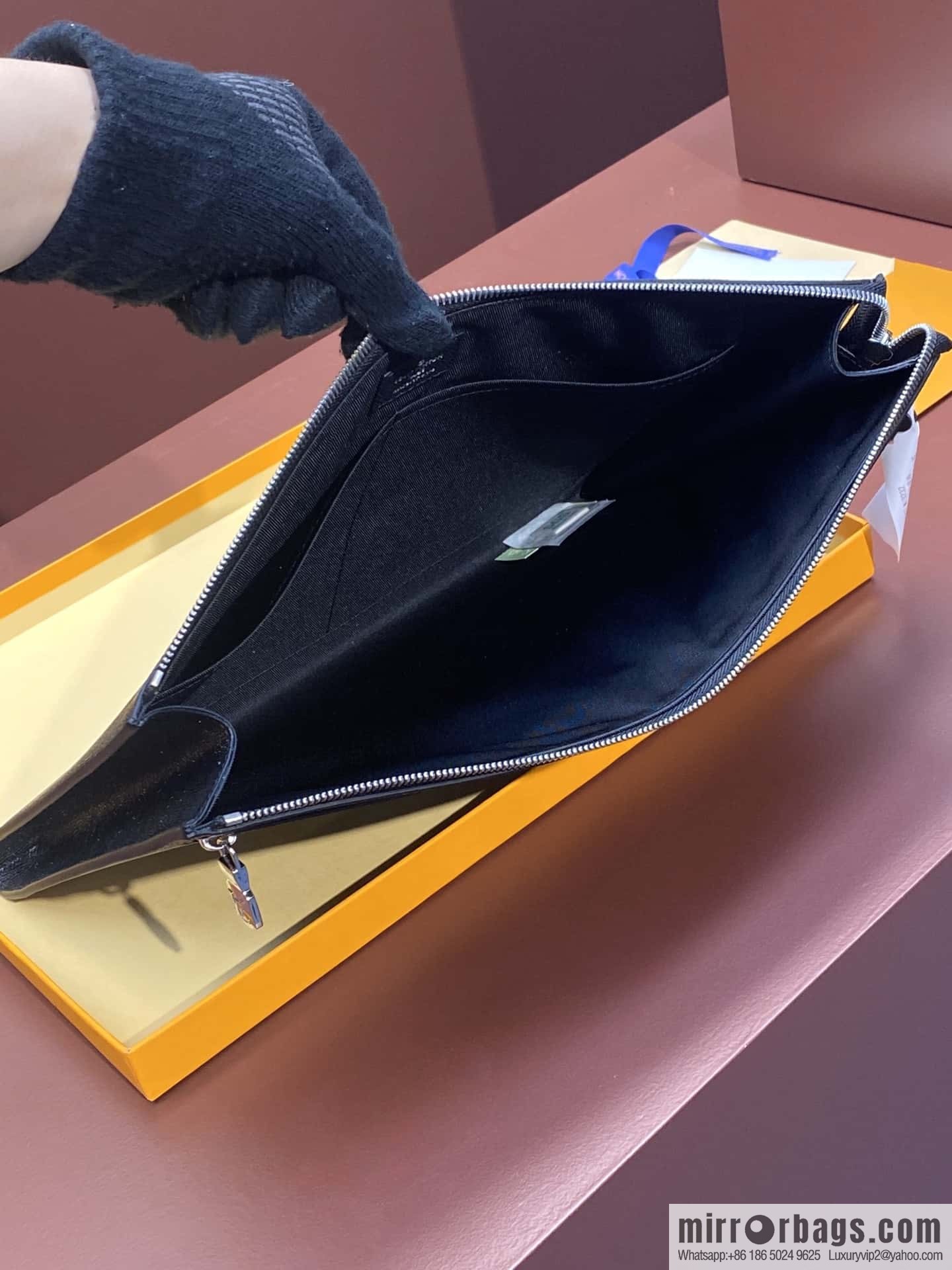 LV M30965 POCHETTE 24H clutch bag