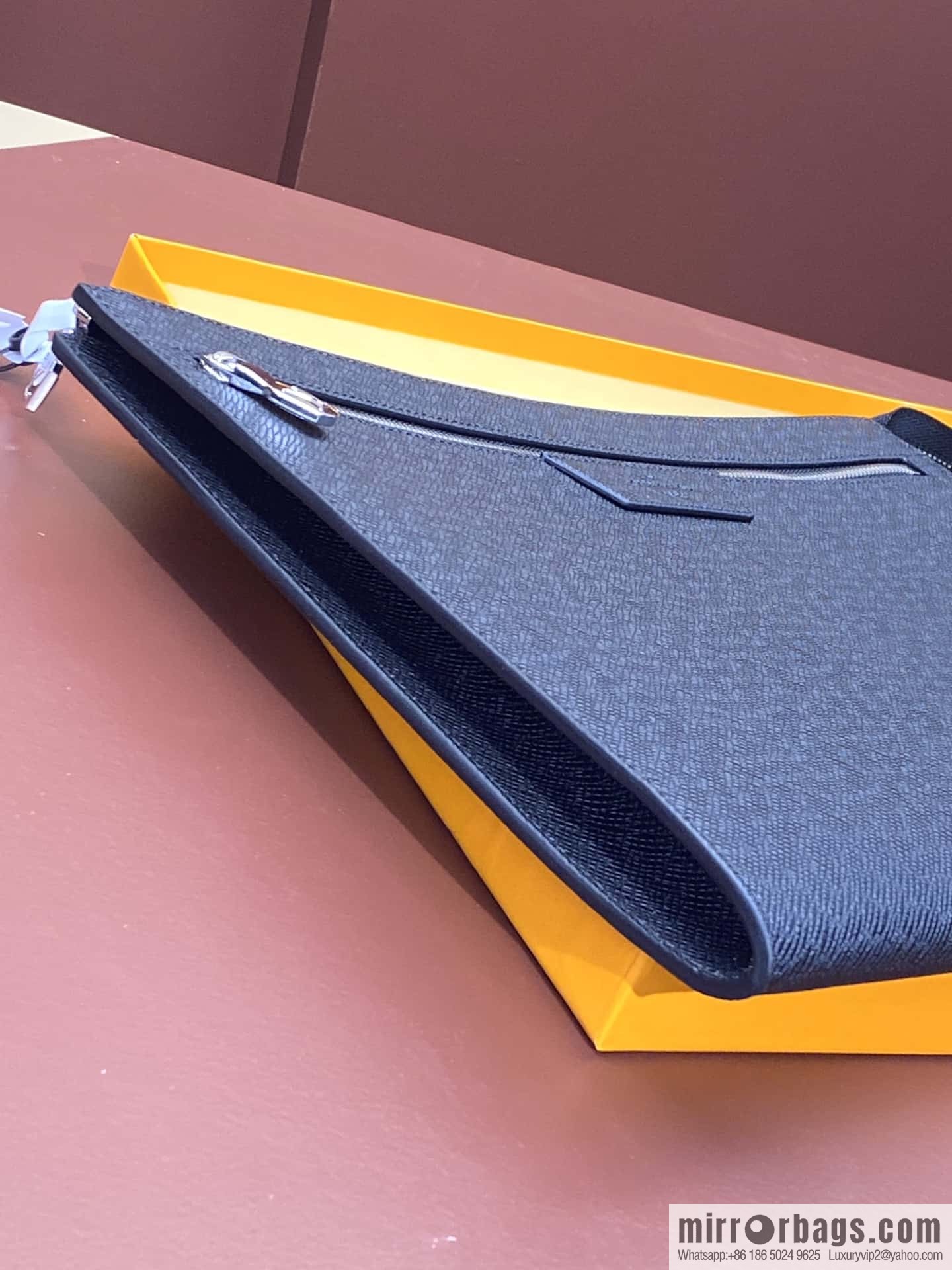 LV M30965 POCHETTE 24H clutch bag