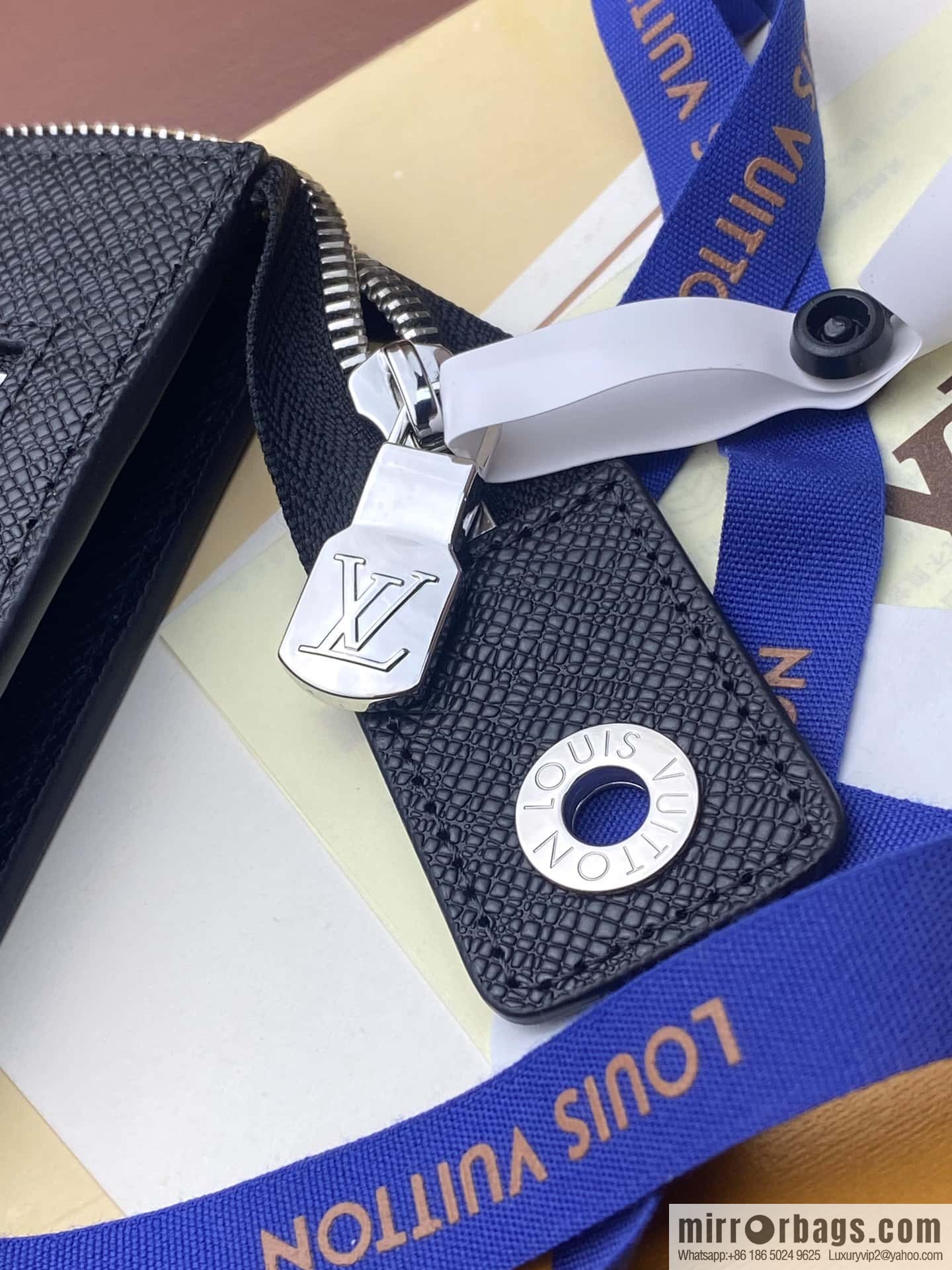 LV M30965 POCHETTE 24H clutch bag