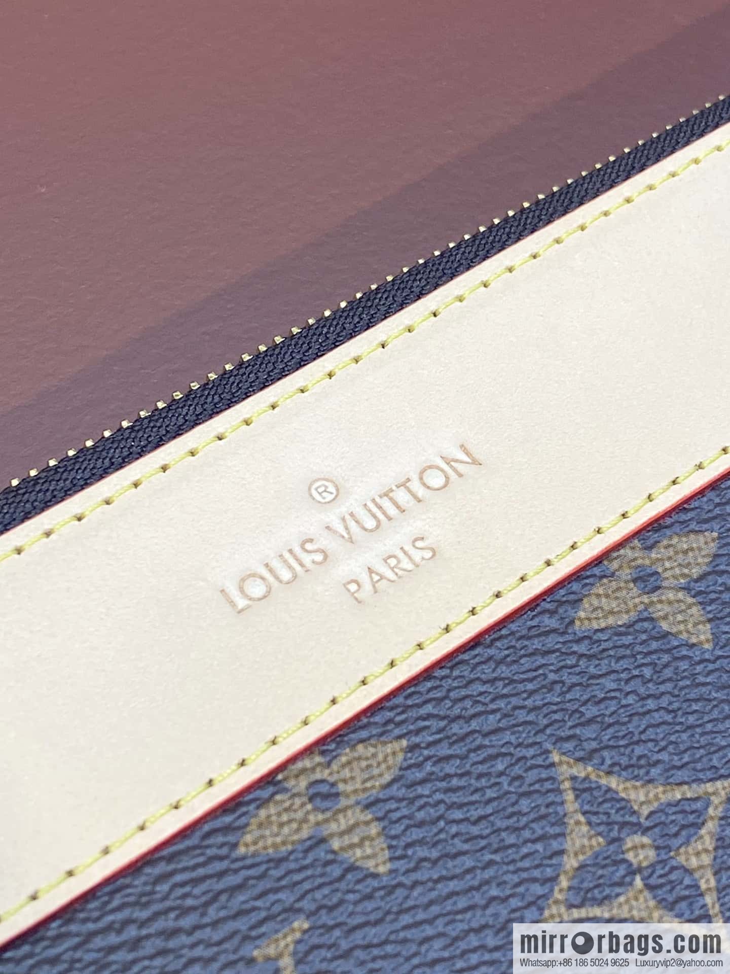 LV M82540 POCHETTE JOUR clutch bag