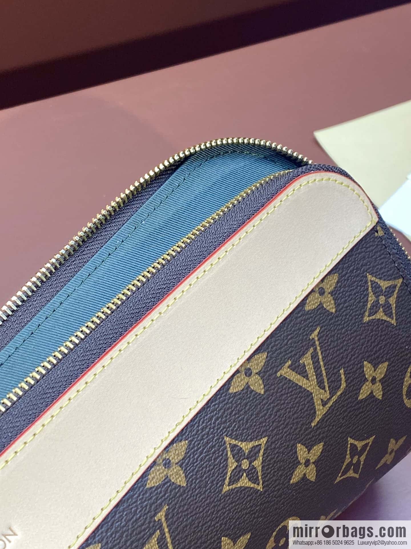 LV M82540 POCHETTE JOUR clutch bag