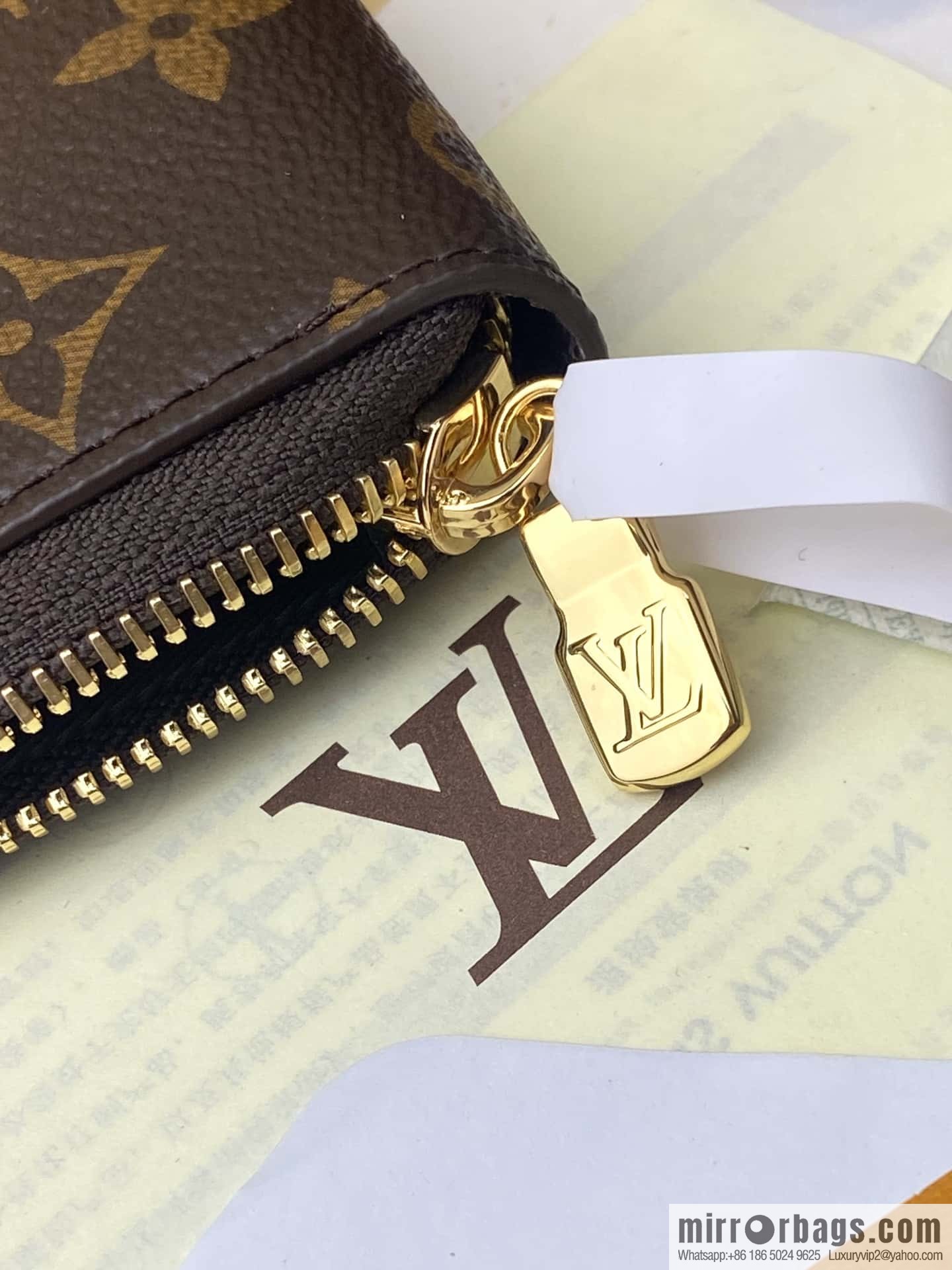 LV M82540 POCHETTE JOUR clutch bag