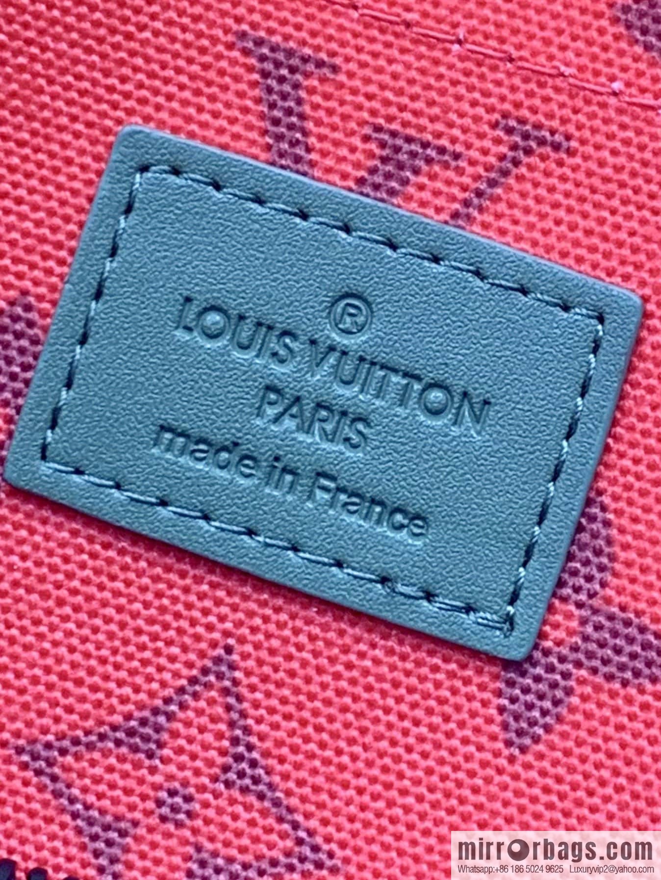LV M82800 POCHETTE VOYAGE SOUPLE clutch bag