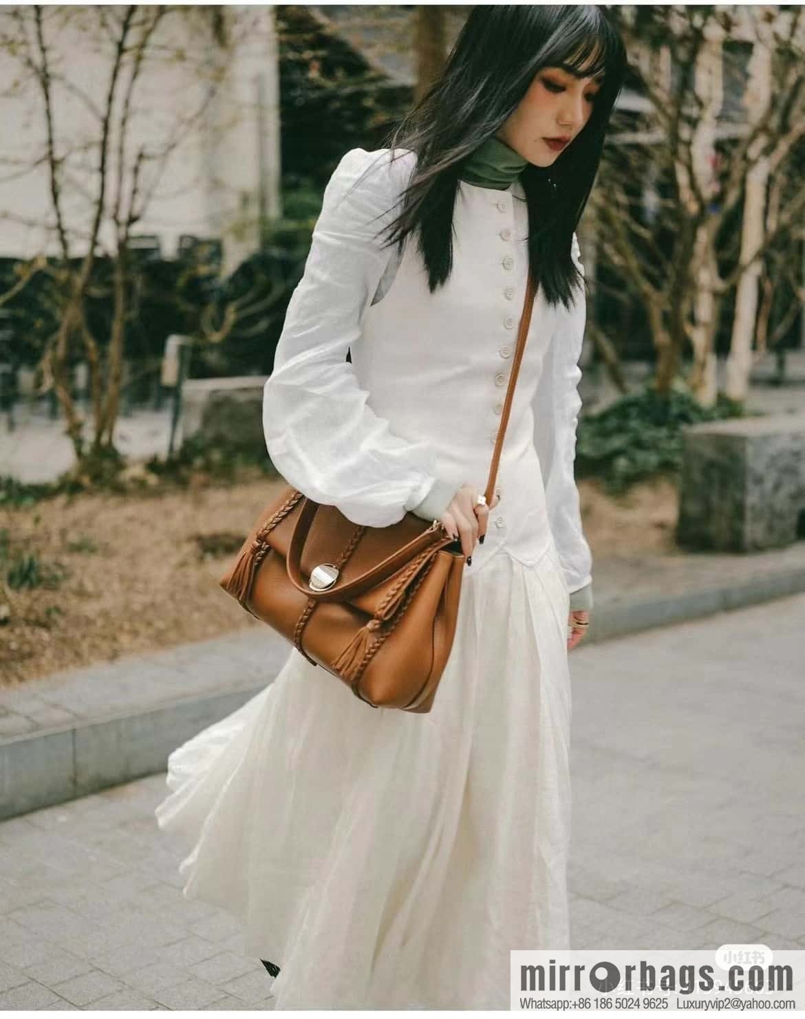 Chloe Penelope Gold Coin Bag, Large Dropped Leather, Brown 35cm