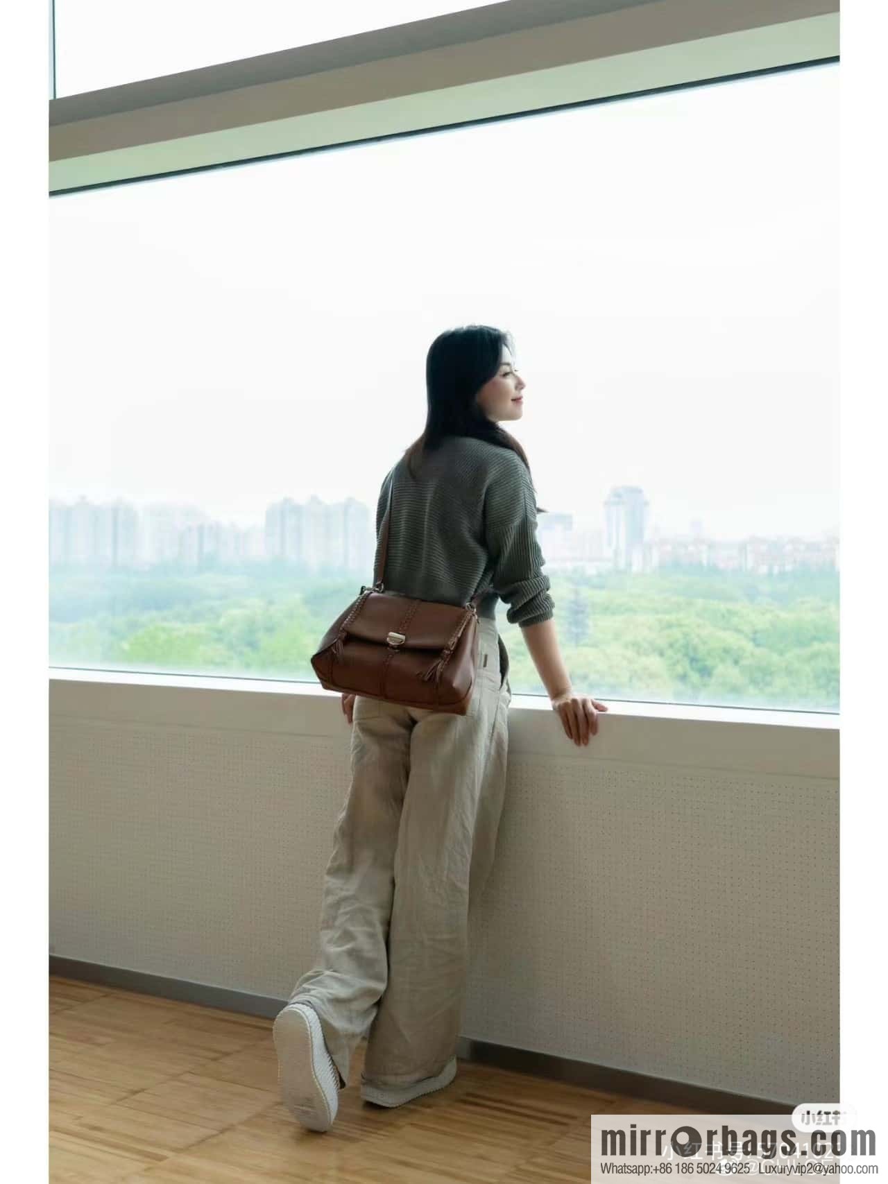 Chloe Penelope Gold Coin Bag, Large Dropped Leather, Brown 35cm