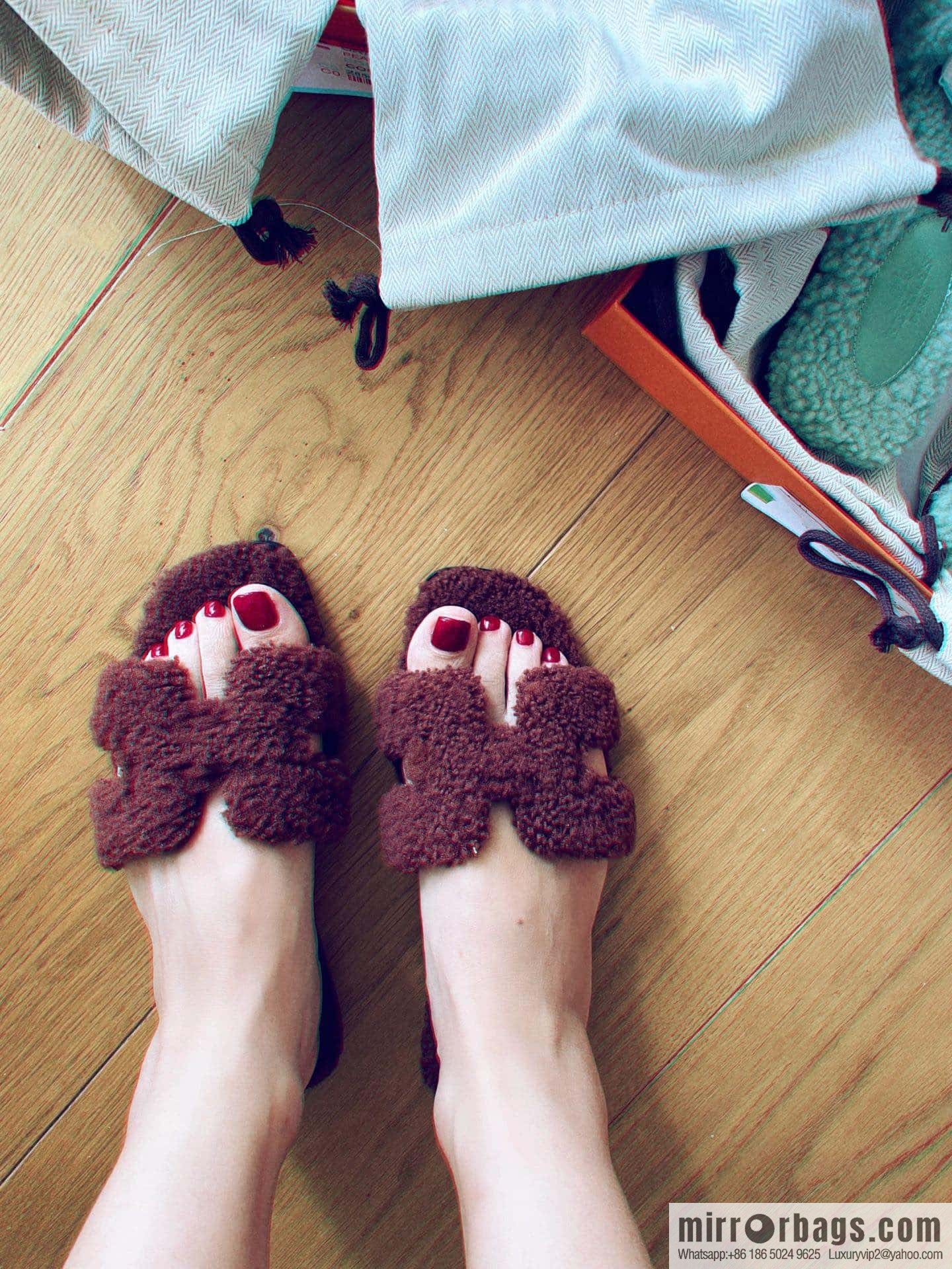 Hermès Teddy 🐻 Brown Fluffy Slippers