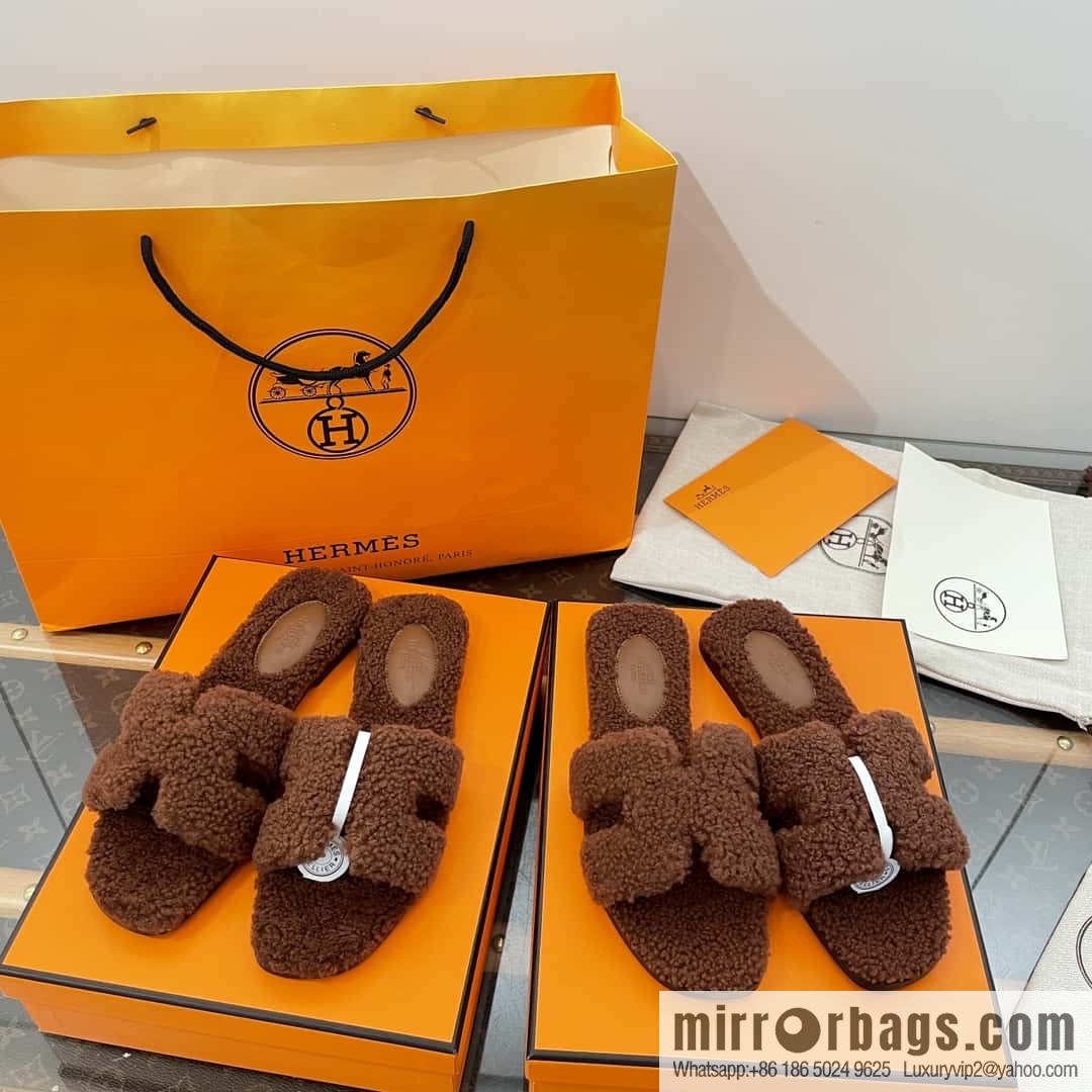 Hermès Teddy 🐻 Brown Fluffy Slippers