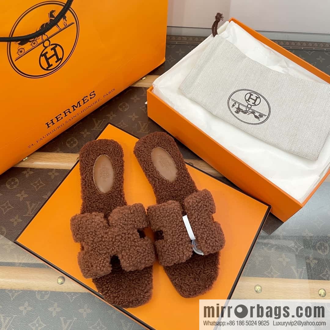 Hermès Teddy 🐻 Brown Fluffy Slippers