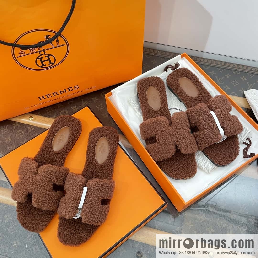 Hermès Teddy 🐻 Brown Fluffy Slippers