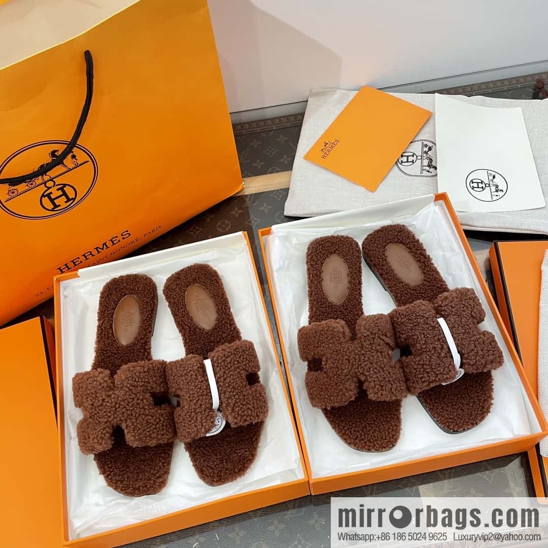 Hermès Teddy 🐻 Brown Fluffy Slippers