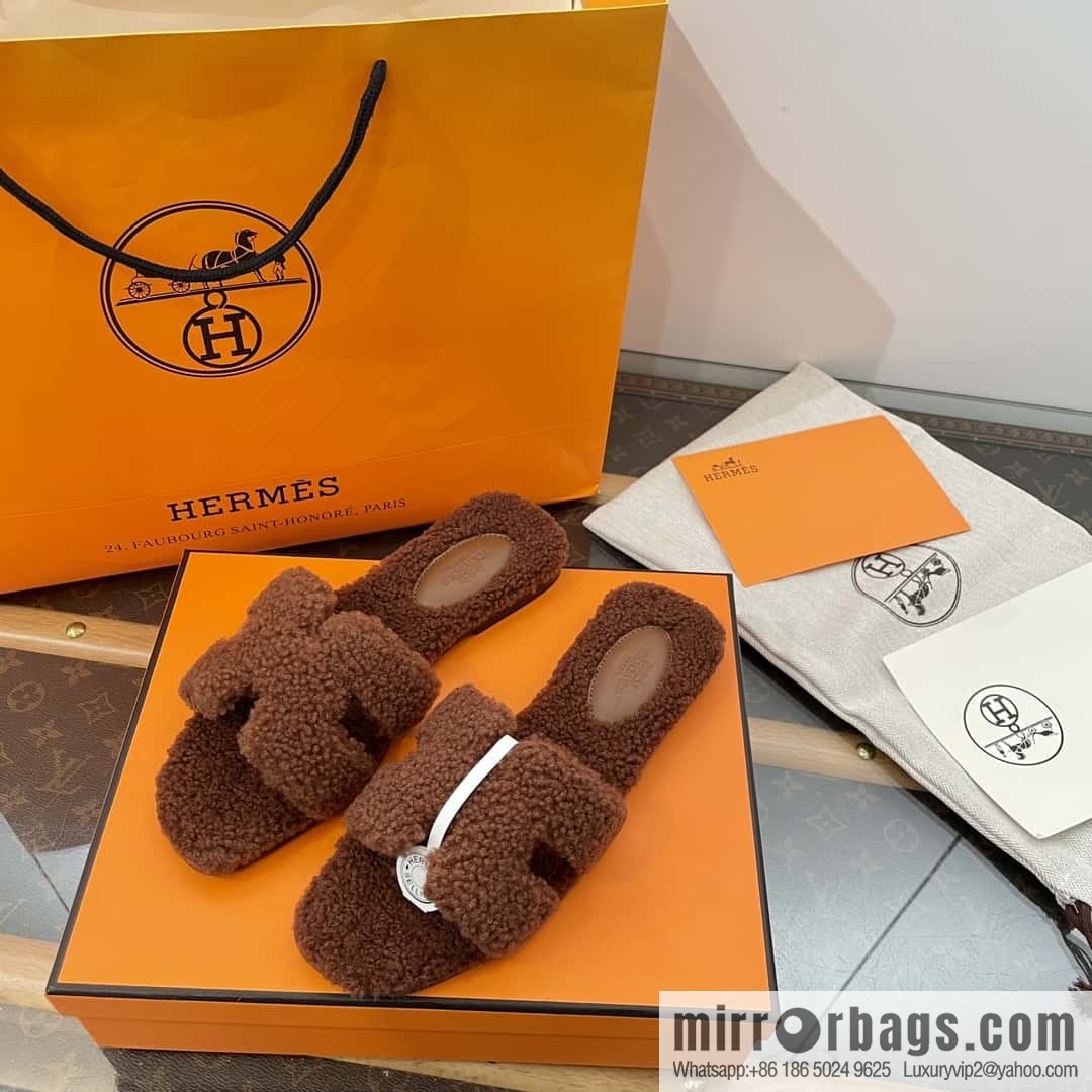 Hermès Teddy 🐻 Brown Fluffy Slippers