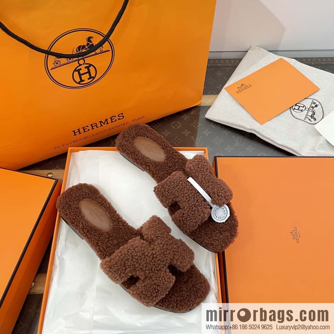 Hermès Teddy 🐻 Brown Fluffy Slippers
