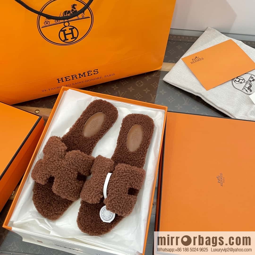 Hermès Teddy 🐻 Brown Fluffy Slippers