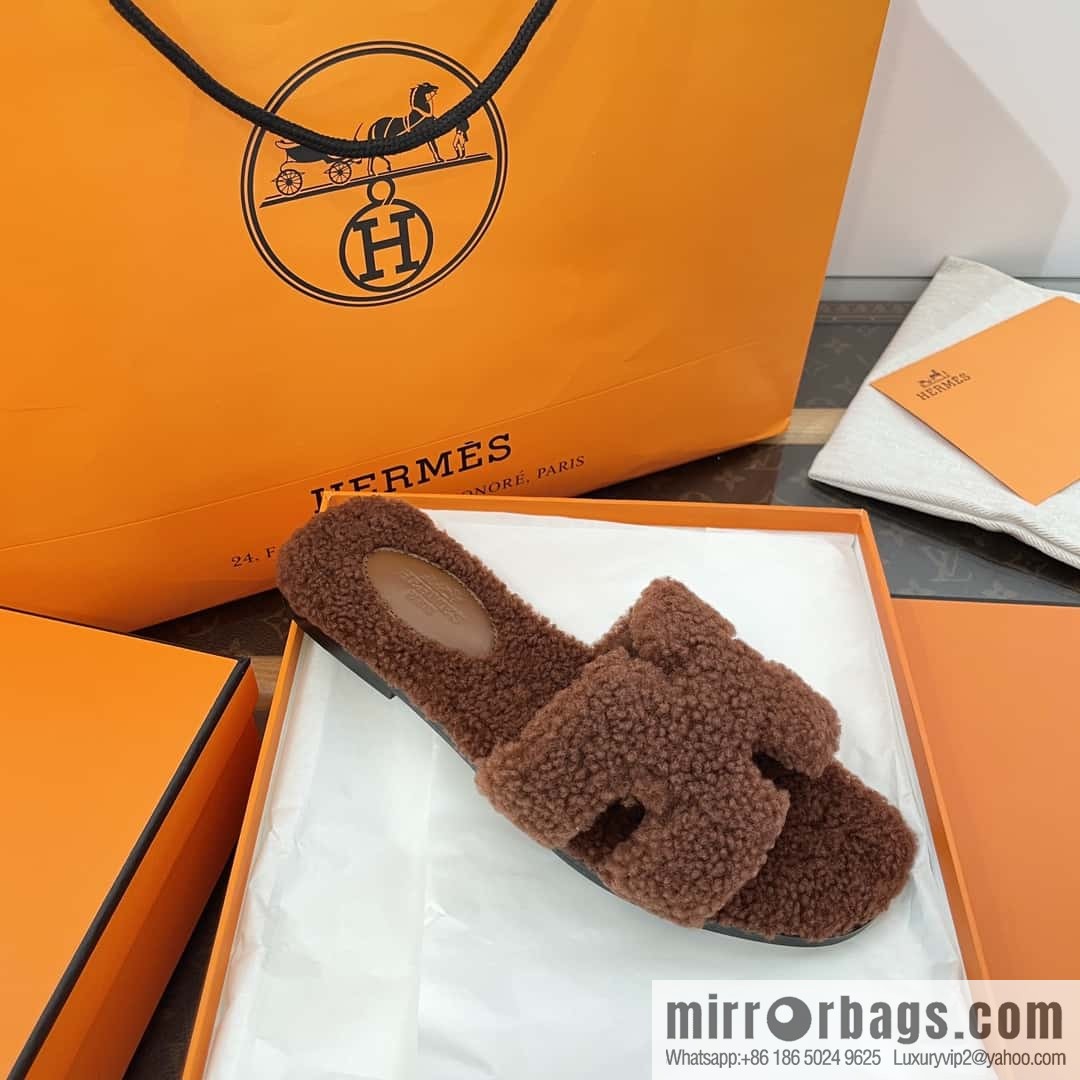 Hermès Teddy 🐻 Brown Fluffy Slippers