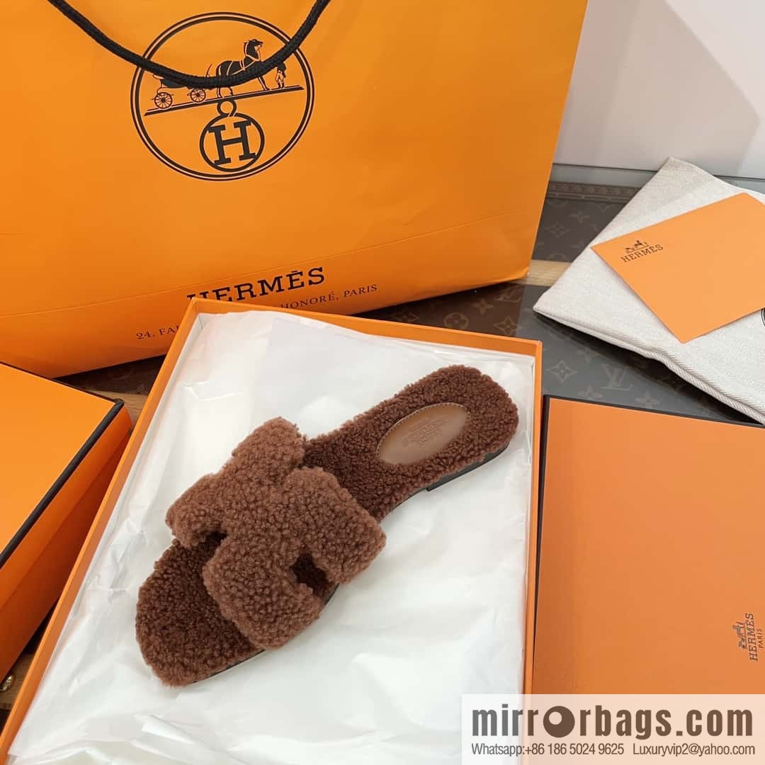 Hermès Teddy 🐻 Brown Fluffy Slippers