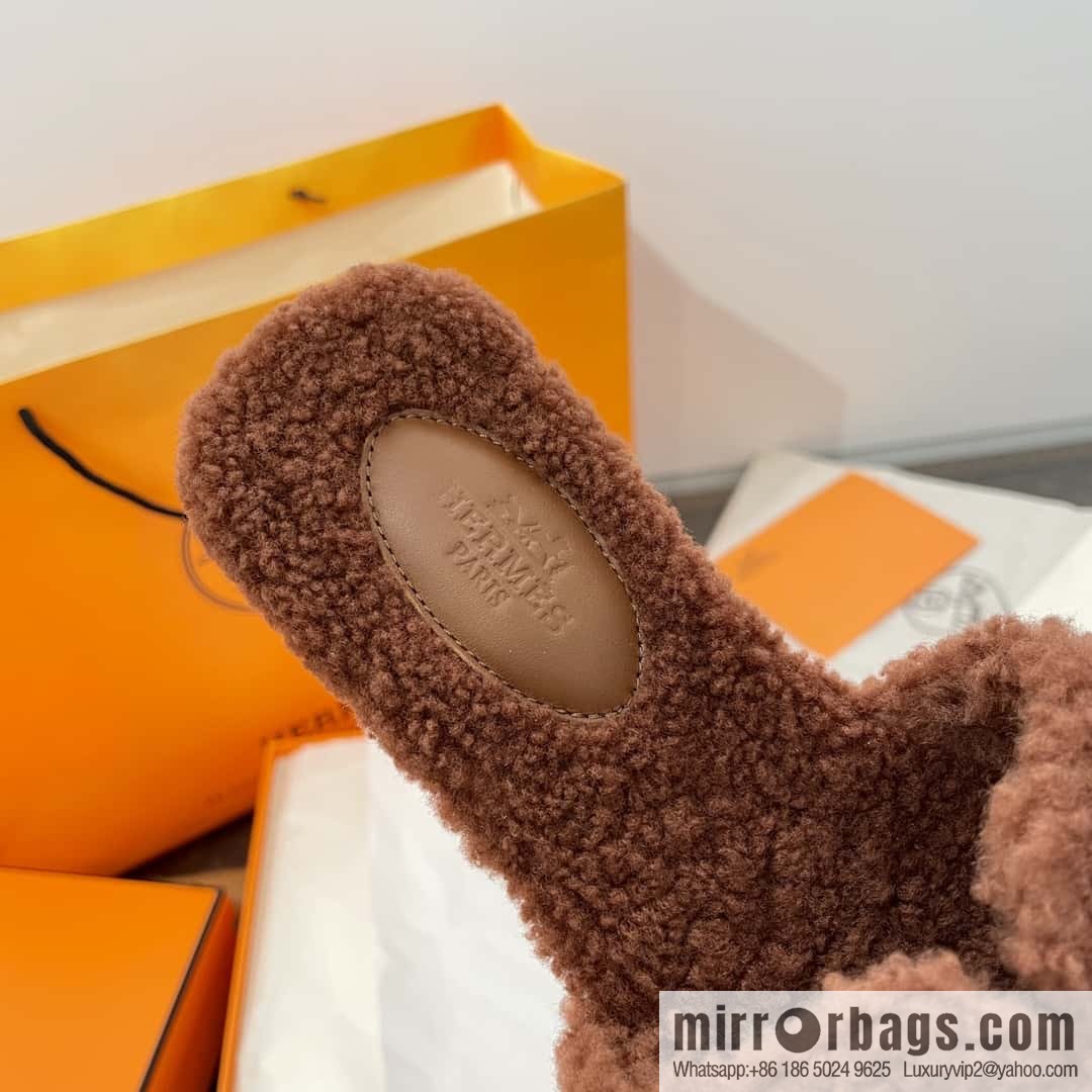 Hermès Teddy 🐻 Brown Fluffy Slippers