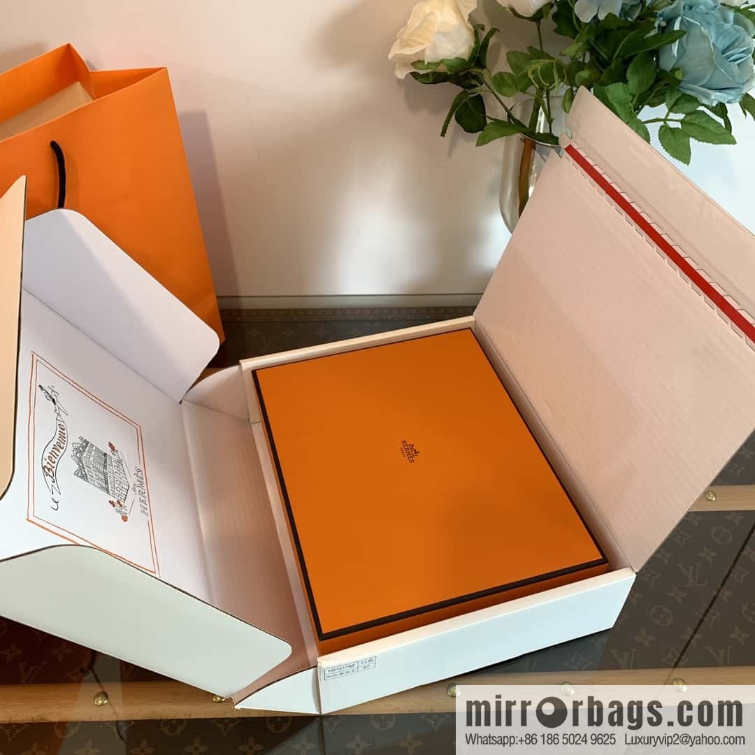 Hermès Teddy 🐻 Brown Fluffy Slippers