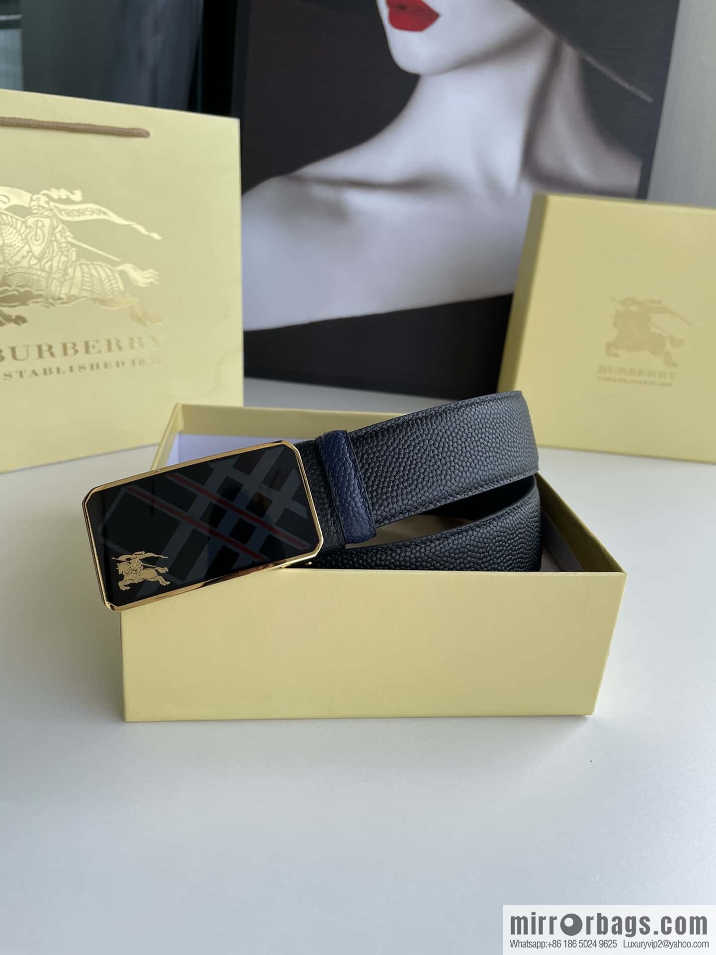 BURBERRY Burberry, resin craft logo warhorse metal buckle 3.5cm men's cowhide belt