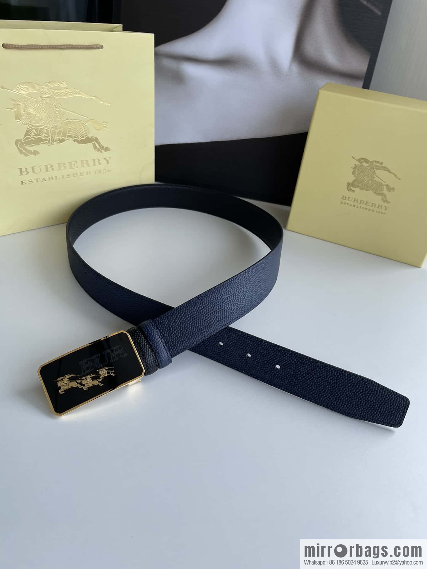 BURBERRY Burberry, resin craft logo warhorse metal buckle 3.5cm men's cowhide belt