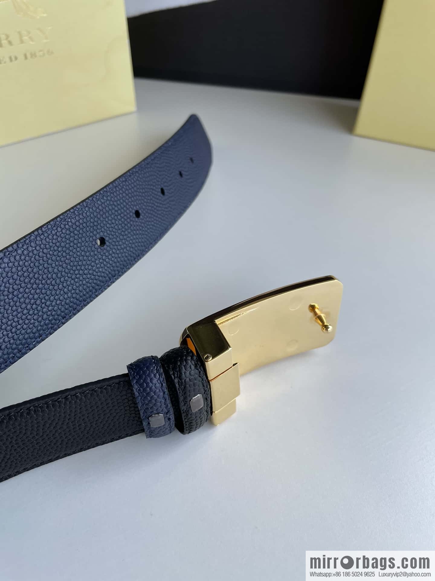 BURBERRY Burberry, resin craft logo warhorse metal buckle 3.5cm men's cowhide belt