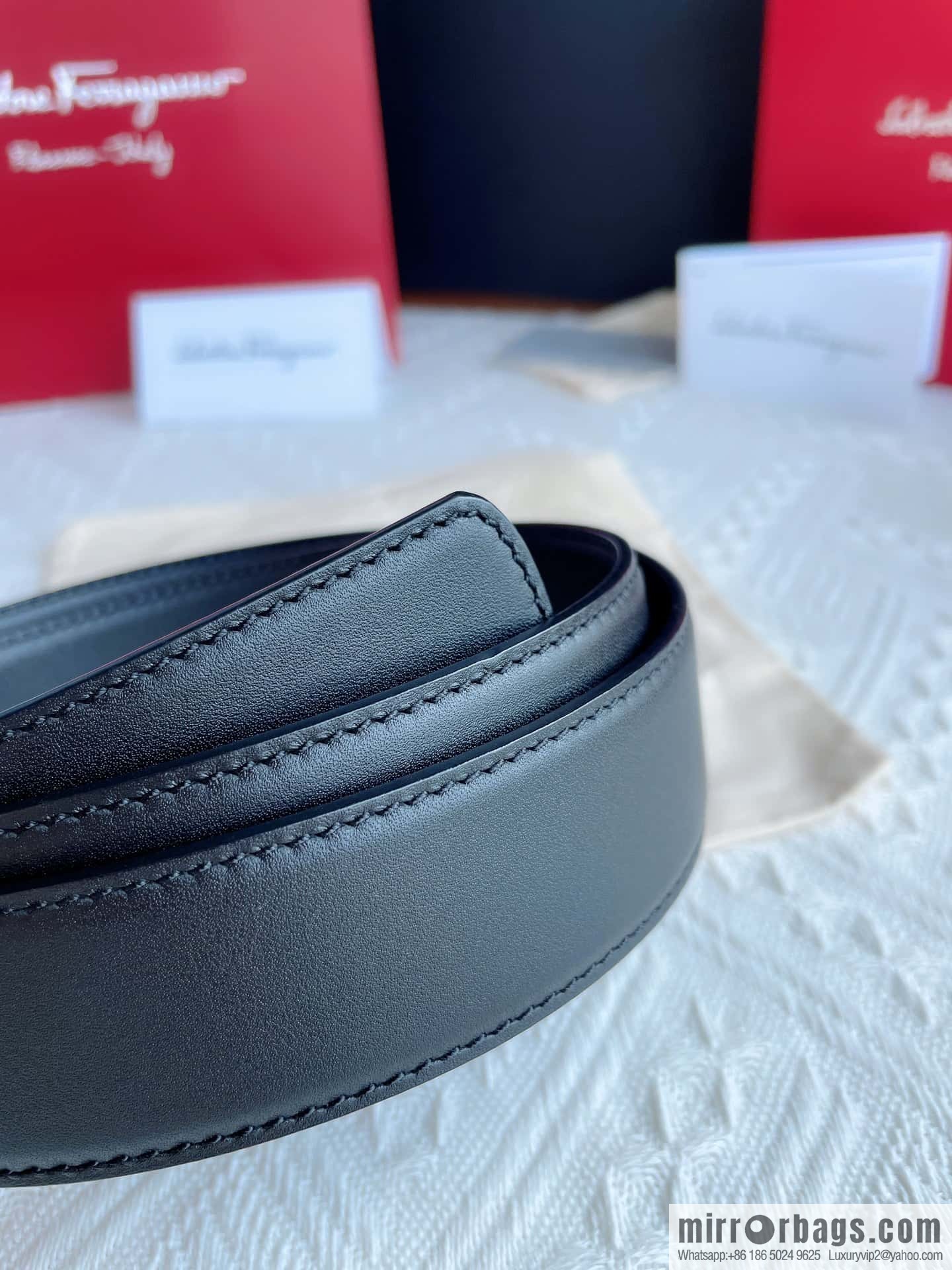 Ferragam Ferragamo, exquisite inverted 8-character hanging buckle hair, hair belt 3.5cm