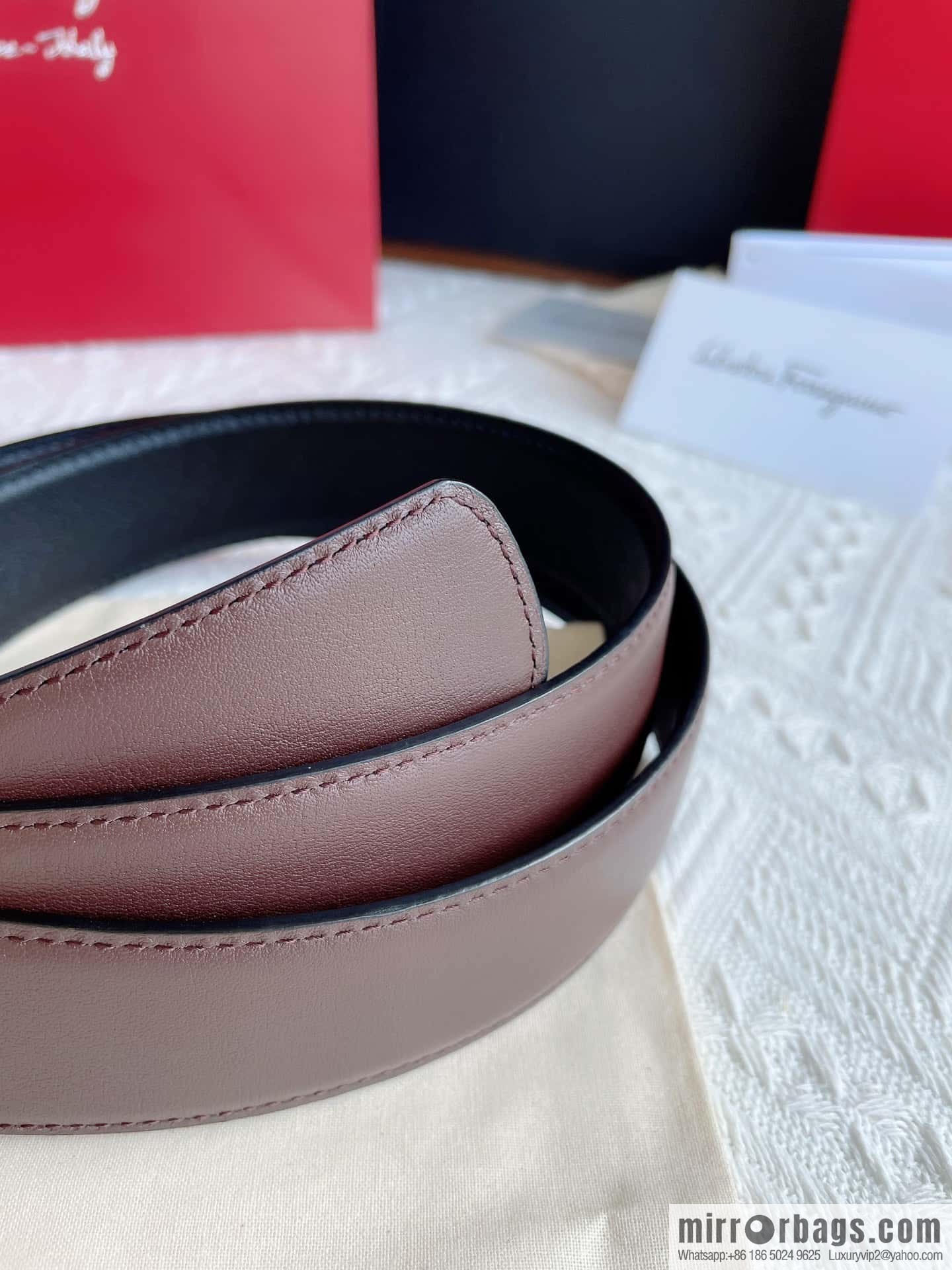 Ferragam Ferragamo, exquisite inverted 8-character hanging buckle hair, hair belt 3.5cm