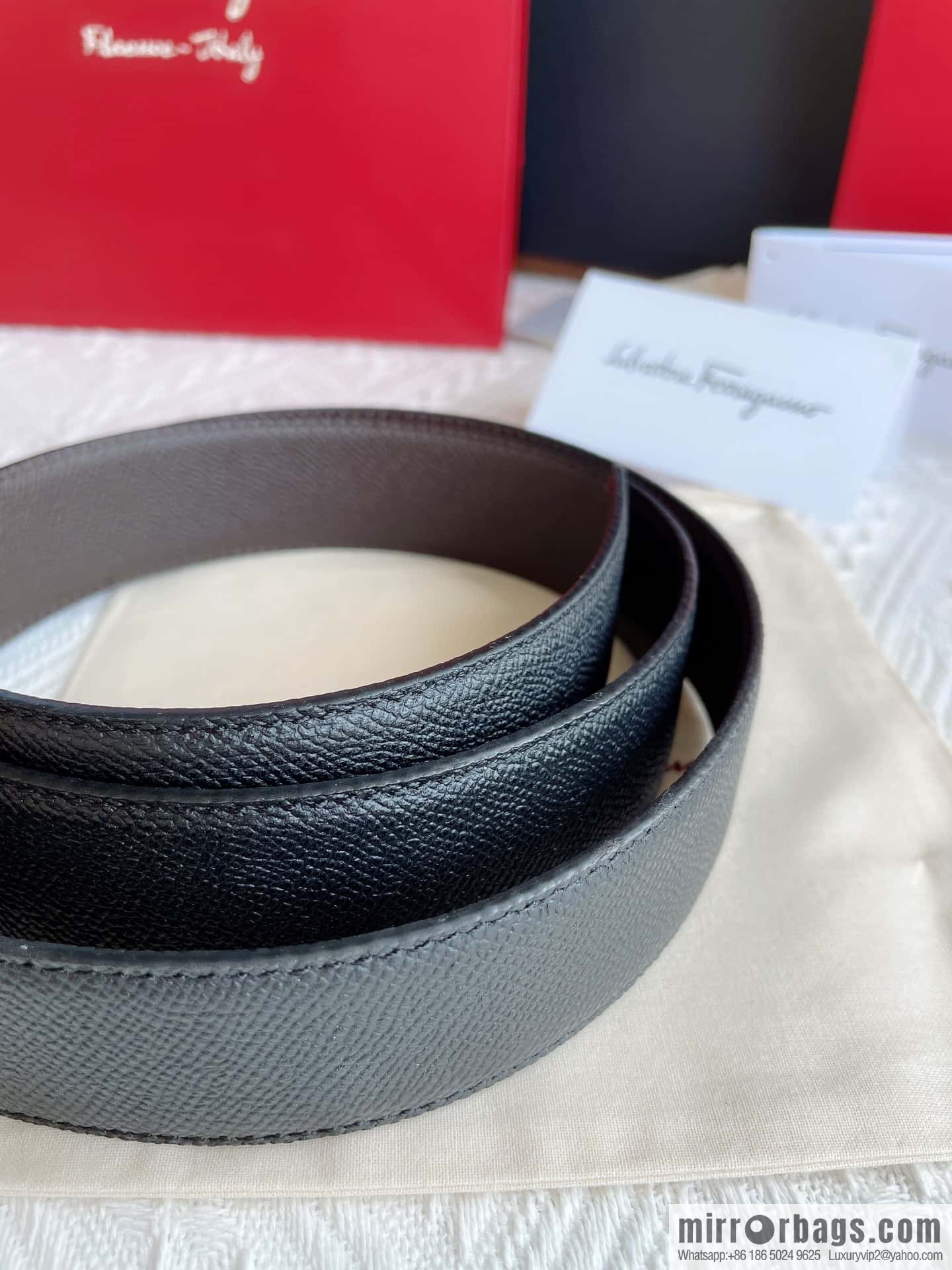 Ferragam Ferragamo, exquisite inverted 8-character hanging buckle hair, hair belt 3.5cm