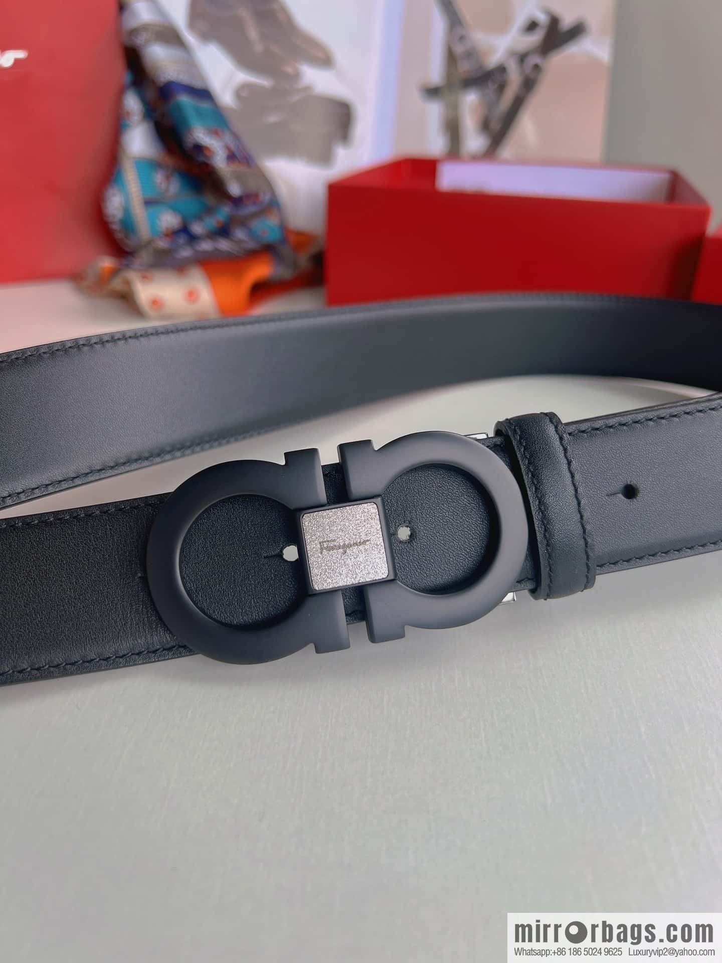 Ferragam Ferragamo, exquisite inverted 8-character hanging buckle hair, hair belt 3.5cm