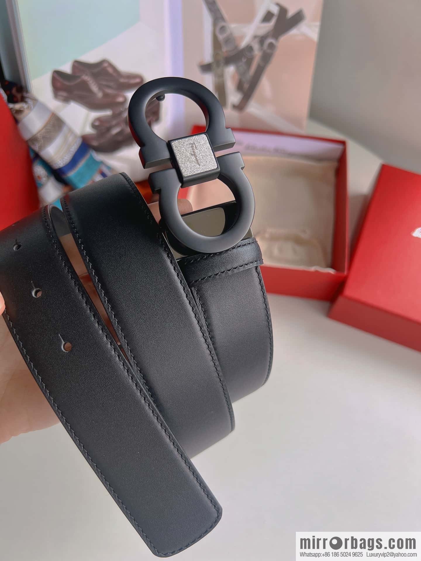 Ferragam Ferragamo, exquisite inverted 8-character hanging buckle hair, hair belt 3.5cm