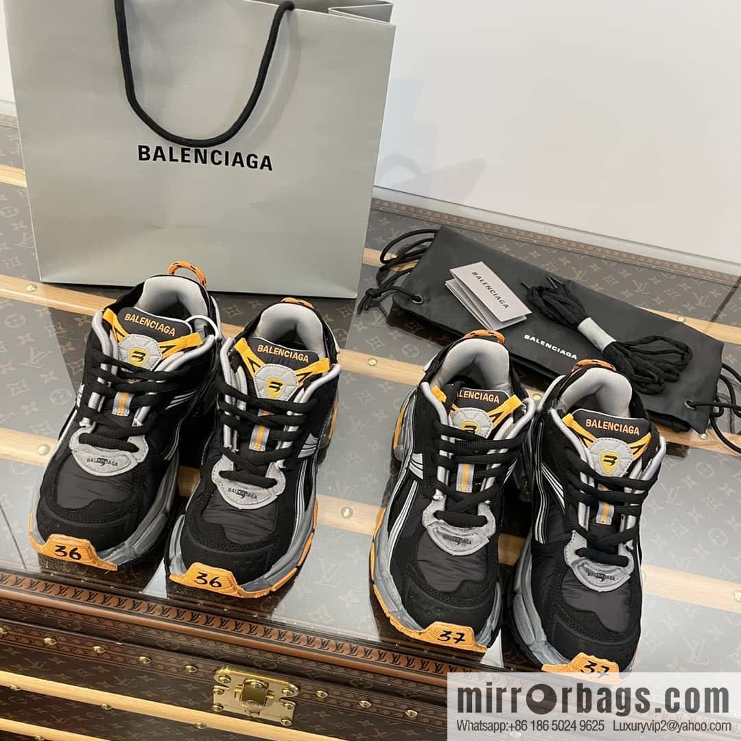 Balenciaga Balenciaga 𝐑𝐮𝐧𝐧𝐞𝐫|𝟐𝟎𝟐𝟑 Seventh Generation. Vintage Old Daddy Sneakers