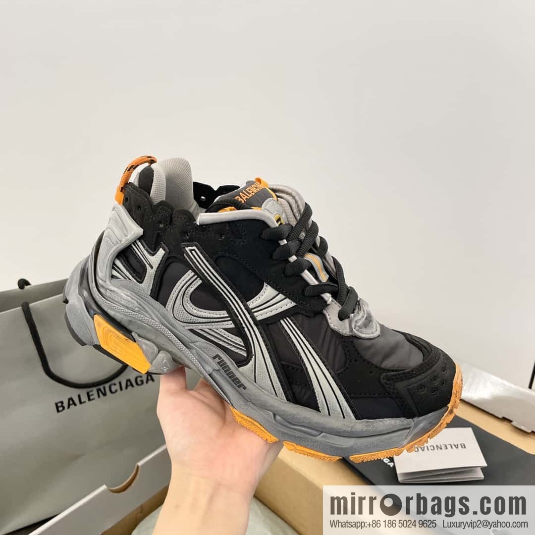 Balenciaga Balenciaga 𝐑𝐮𝐧𝐧𝐞𝐫|𝟐𝟎𝟐𝟑 Seventh Generation. Vintage Old Daddy Sneakers