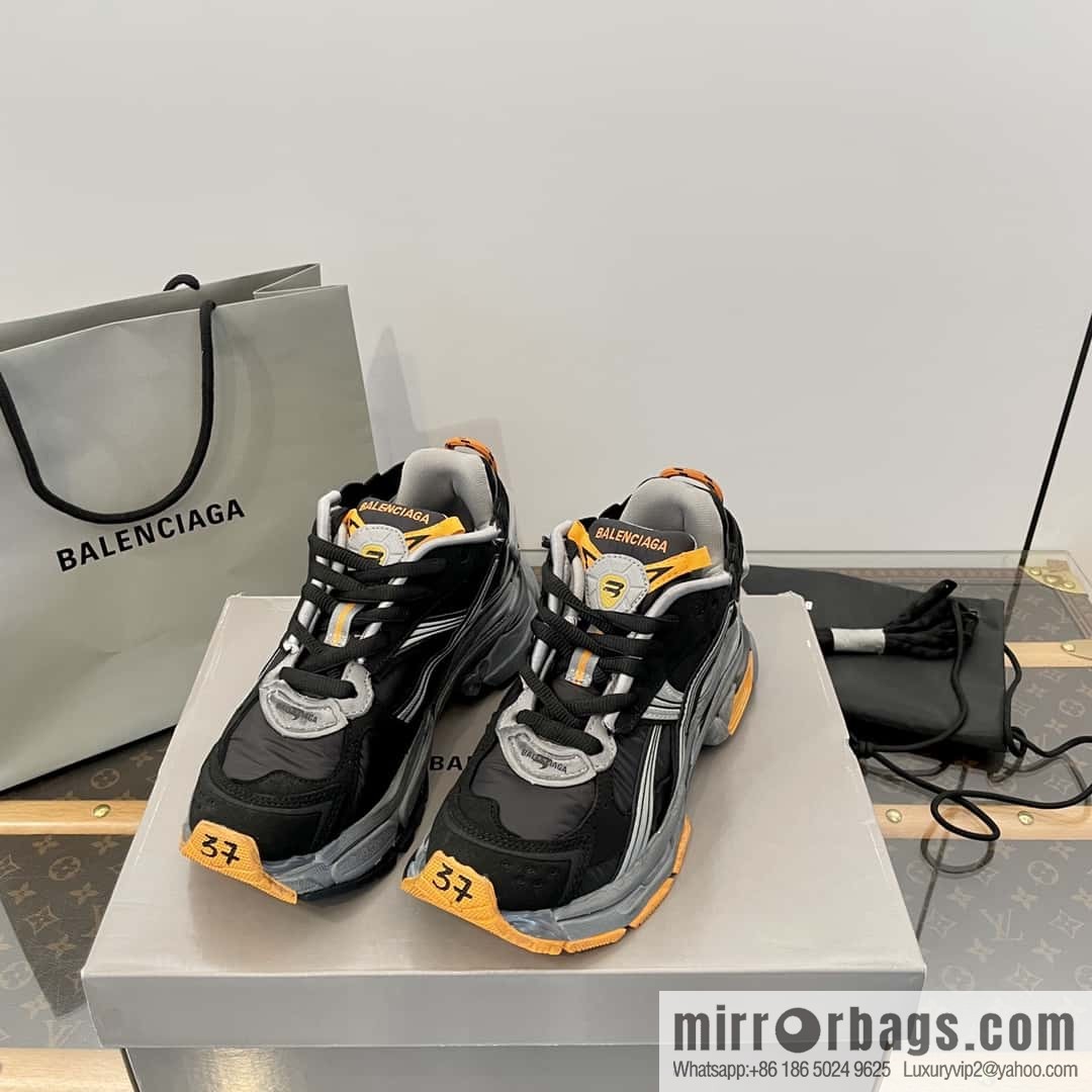 Balenciaga Balenciaga 𝐑𝐮𝐧𝐧𝐞𝐫|𝟐𝟎𝟐𝟑 Seventh Generation. Vintage Old Daddy Sneakers