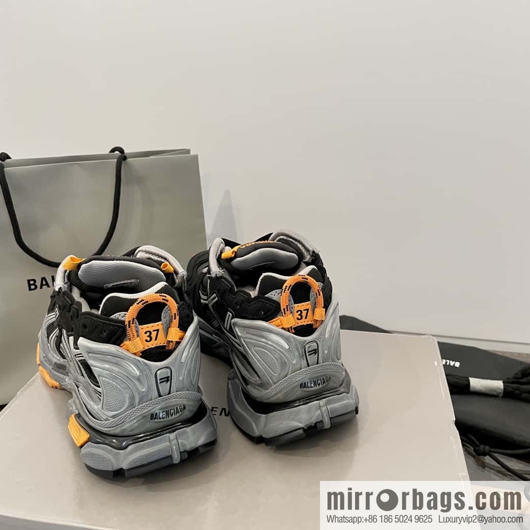 Balenciaga Balenciaga 𝐑𝐮𝐧𝐧𝐞𝐫|𝟐𝟎𝟐𝟑 Seventh Generation. Vintage Old Daddy Sneakers