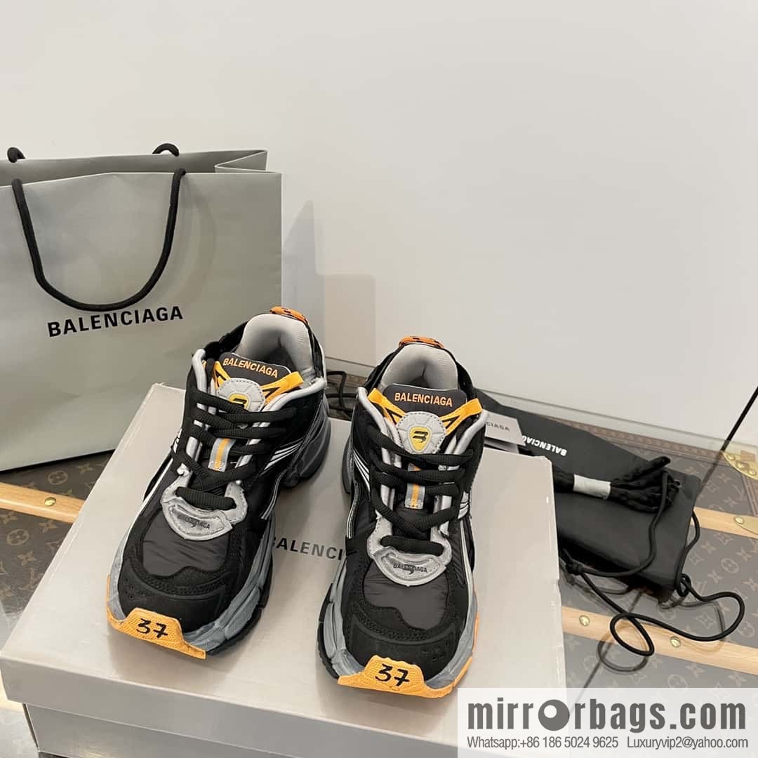 Balenciaga Balenciaga 𝐑𝐮𝐧𝐧𝐞𝐫|𝟐𝟎𝟐𝟑 Seventh Generation. Vintage Old Daddy Sneakers