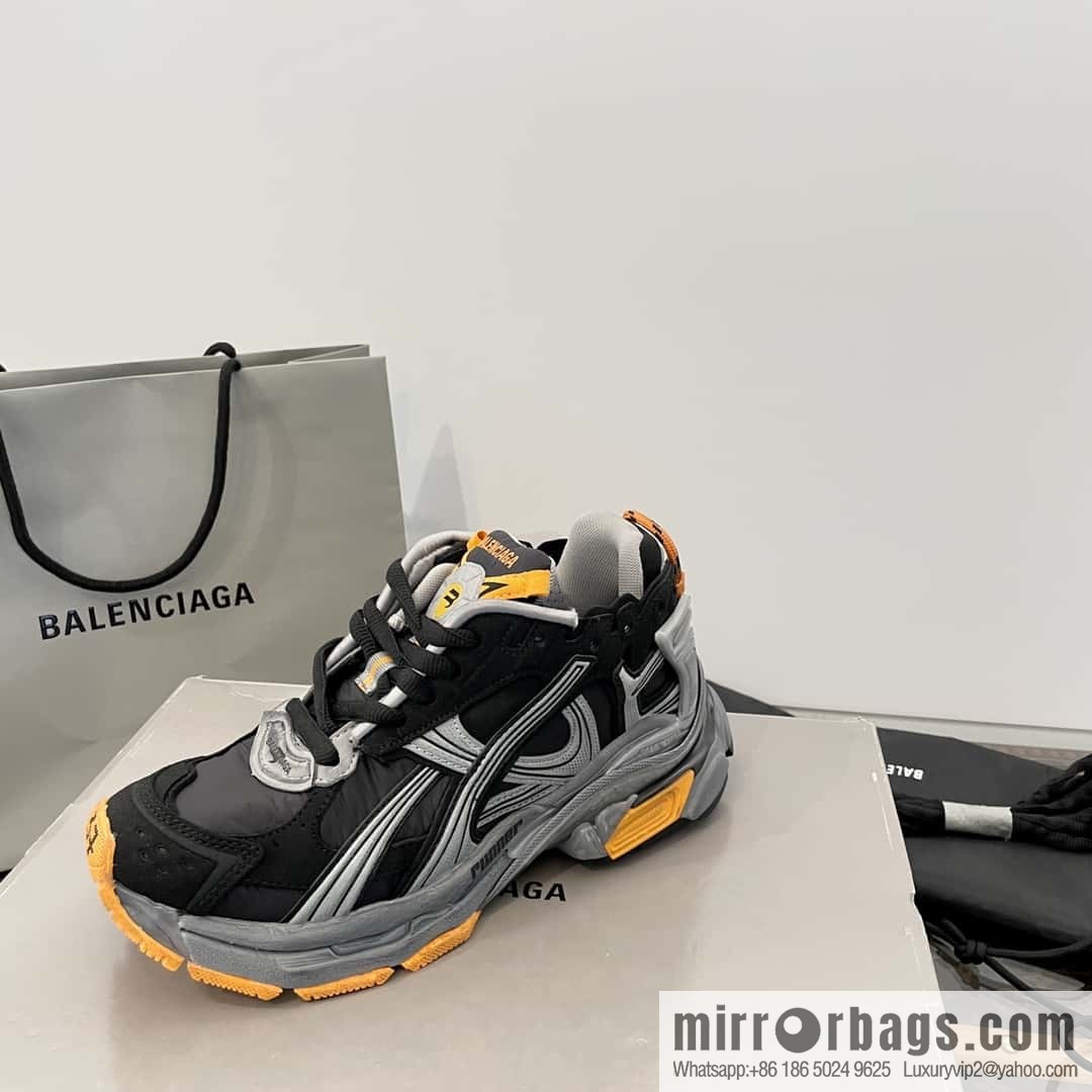 Balenciaga Balenciaga 𝐑𝐮𝐧𝐧𝐞𝐫|𝟐𝟎𝟐𝟑 Seventh Generation. Vintage Old Daddy Sneakers