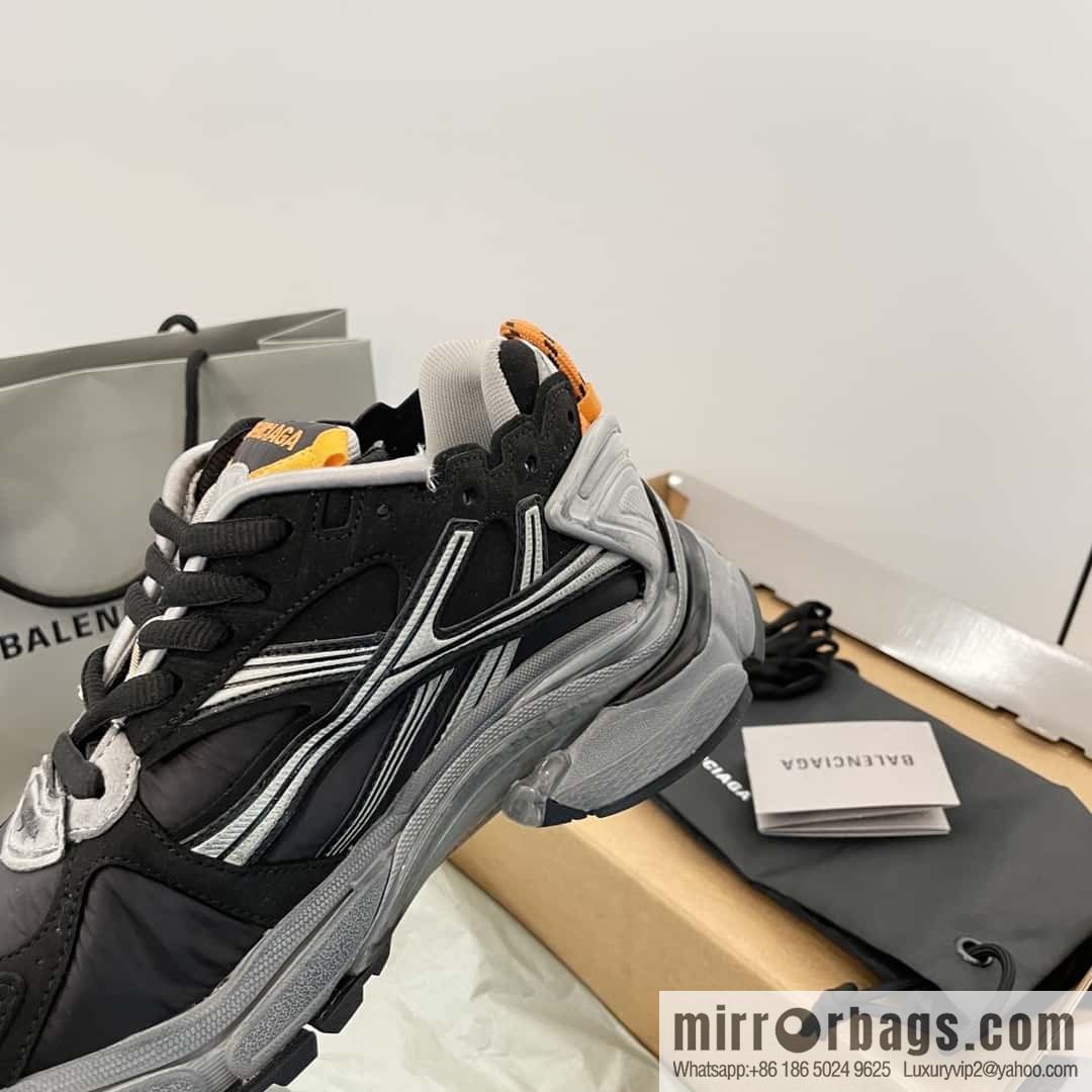 Balenciaga Balenciaga 𝐑𝐮𝐧𝐧𝐞𝐫|𝟐𝟎𝟐𝟑 Seventh Generation. Vintage Old Daddy Sneakers