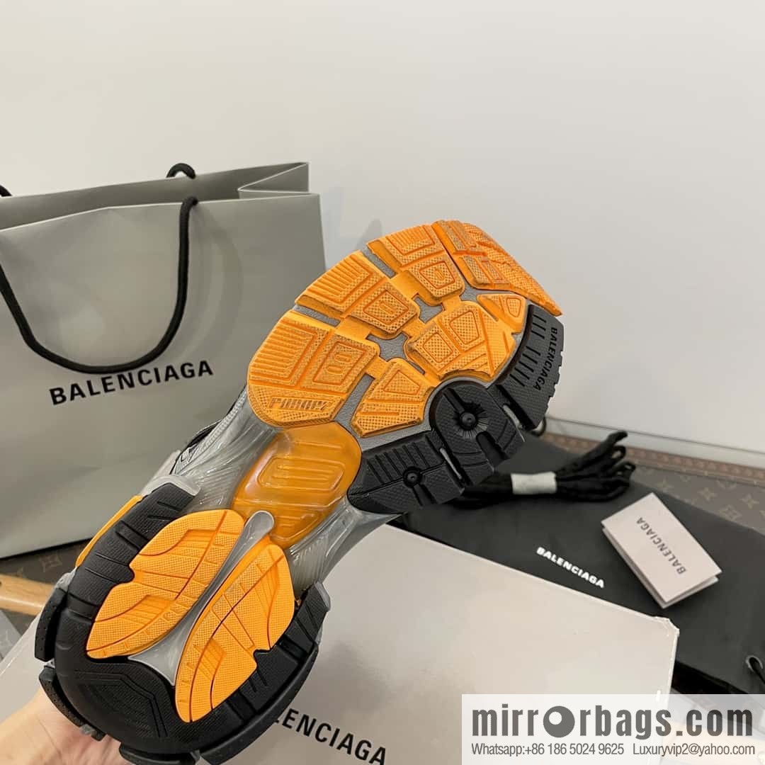 Balenciaga Balenciaga 𝐑𝐮𝐧𝐧𝐞𝐫|𝟐𝟎𝟐𝟑 Seventh Generation. Vintage Old Daddy Sneakers