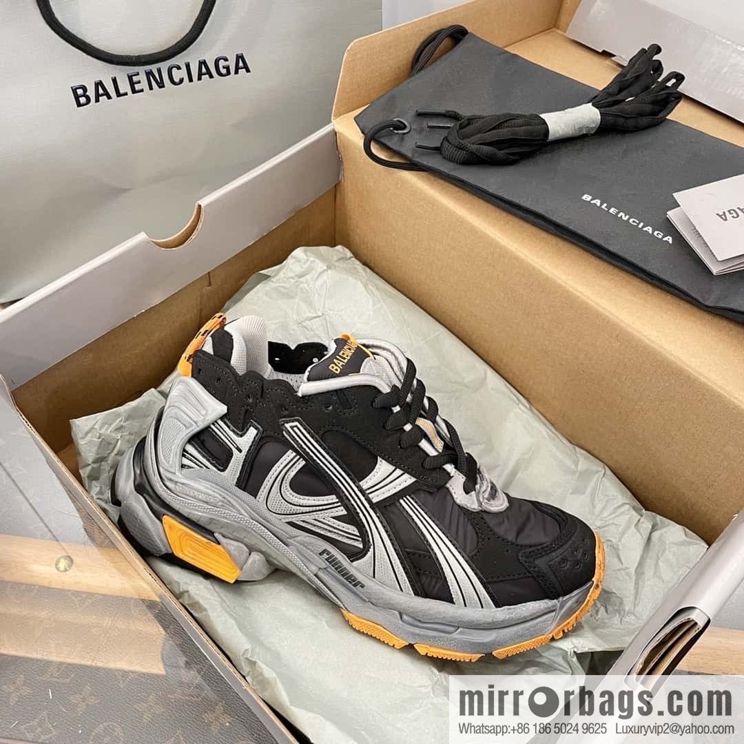 Balenciaga Balenciaga 𝐑𝐮𝐧𝐧𝐞𝐫|𝟐𝟎𝟐𝟑 Seventh Generation. Vintage Old Daddy Sneakers