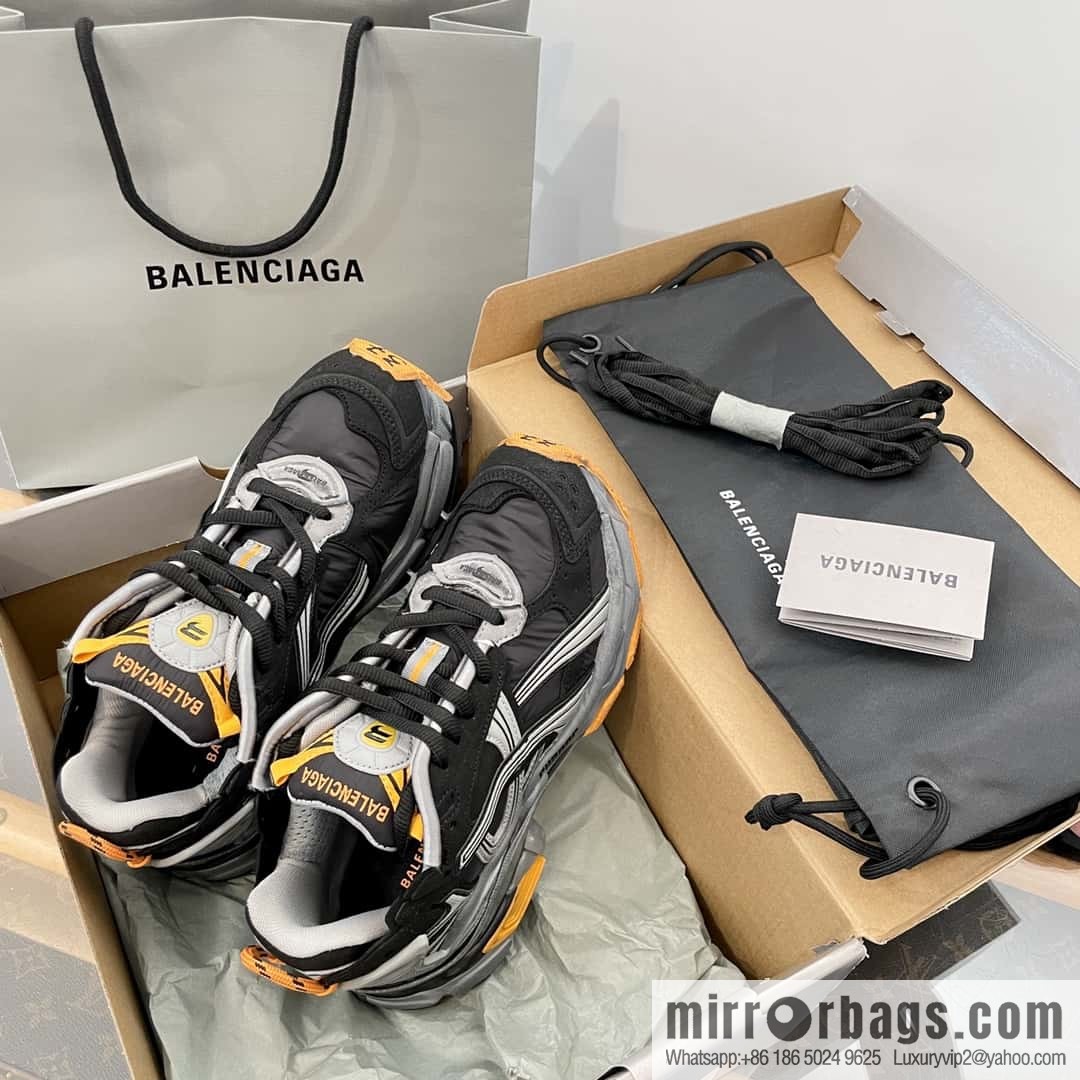 Balenciaga Balenciaga 𝐑𝐮𝐧𝐧𝐞𝐫|𝟐𝟎𝟐𝟑 Seventh Generation. Vintage Old Daddy Sneakers