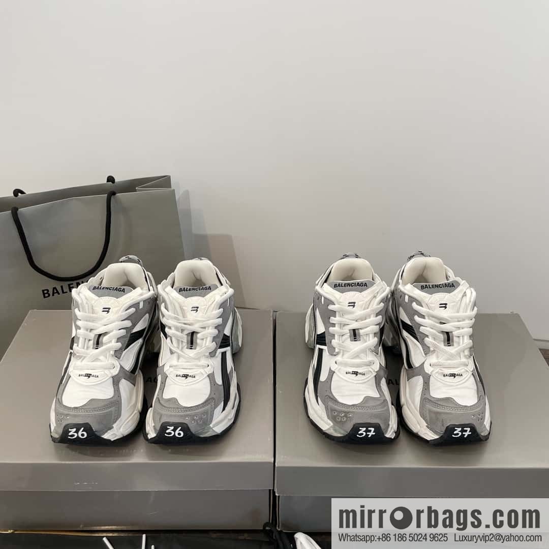 Balenciaga Balenciaga 𝐑𝐮𝐧𝐧𝐞𝐫|𝟐𝟎𝟐𝟑 Seventh Generation. Vintage Old Daddy Sneakers