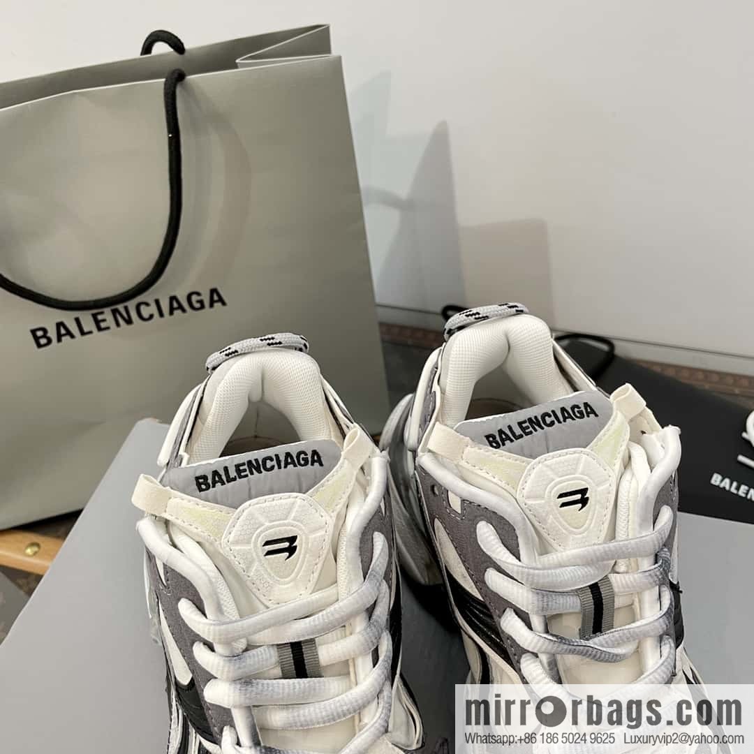 Balenciaga Balenciaga 𝐑𝐮𝐧𝐧𝐞𝐫|𝟐𝟎𝟐𝟑 Seventh Generation. Vintage Old Daddy Sneakers