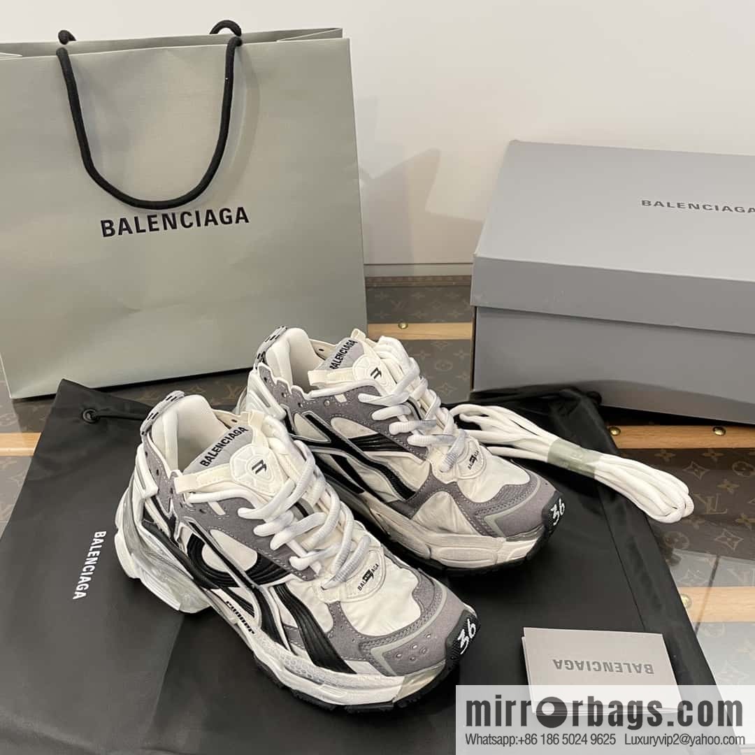 Balenciaga Balenciaga 𝐑𝐮𝐧𝐧𝐞𝐫|𝟐𝟎𝟐𝟑 Seventh Generation. Vintage Old Daddy Sneakers